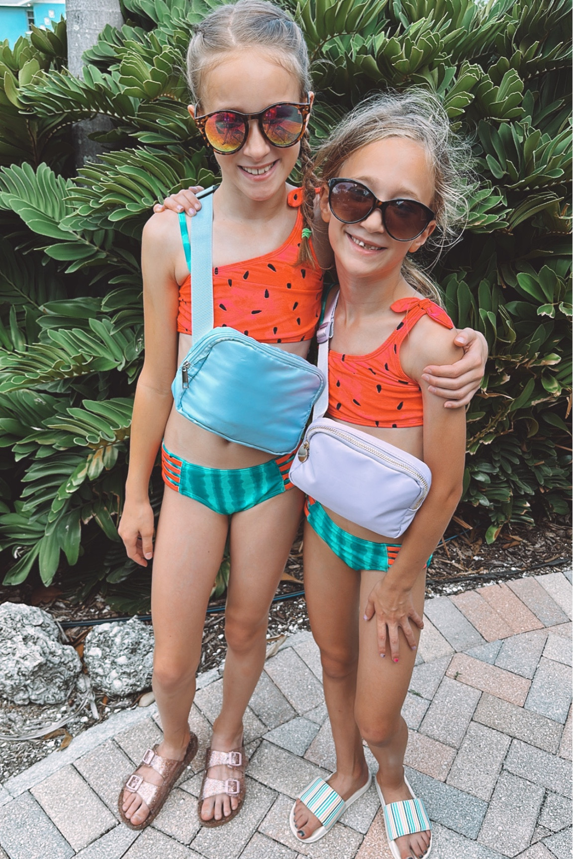 These little belt bags are perfect for kiddos on vacation. Available in so many fun colors and both great quality. Perfect for their souvenir money, a little snack, chapstick, and sunglasses. 💁🏼‍♀️

#beltbag #kids #vacation #girls #watermelon 

#LTKitbag #LTKtravel #LTKkids