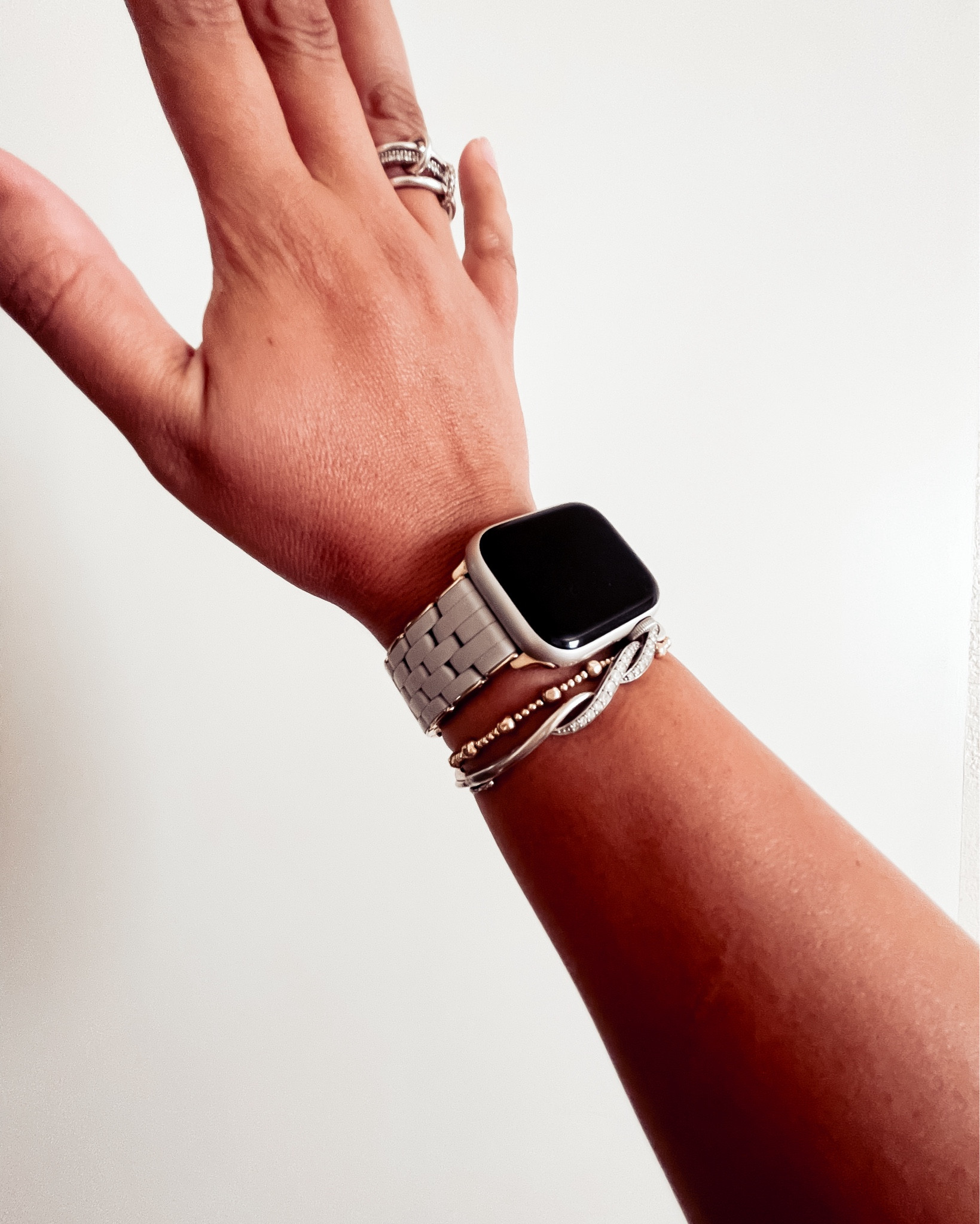 { apple ❥

obsessed w. my Apple Watch && I have the tan to prove it. ha. 

Michele Apple Watch Band . Modern Rez Girl Aesthetic . Native American Content Creator }  #LTKxTarget

#LTKStyleTip #LTKSaleAlert