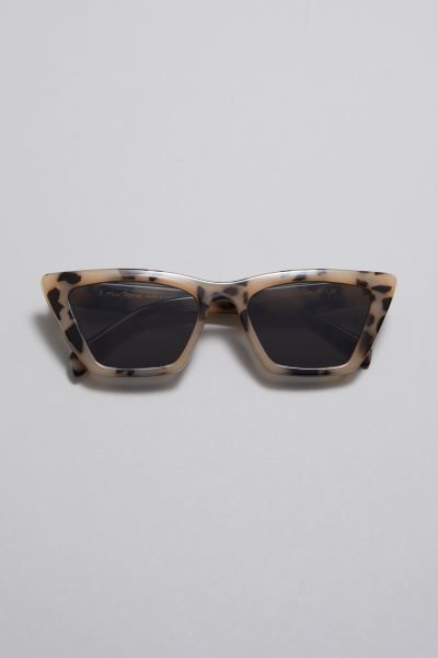 Angular Cat Eye Sunglasses - Brown - Ladies | H&M GB | H&M (UK, MY, IN, SG, PH, TW, HK)