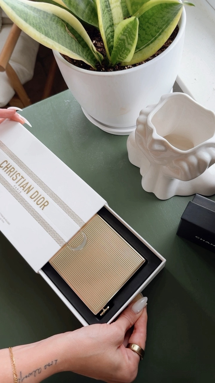 The least expensive Dior bag currently available! 

This absolute beauty is under $300 and comes with FOUR gorgeous lipsticks. The center piece is removable so you can use this chic clutch for all of your holiday parties. 

This would make SUCH a great gift!!

#LTKHoliday #LTKVideo #LTKGiftGuide