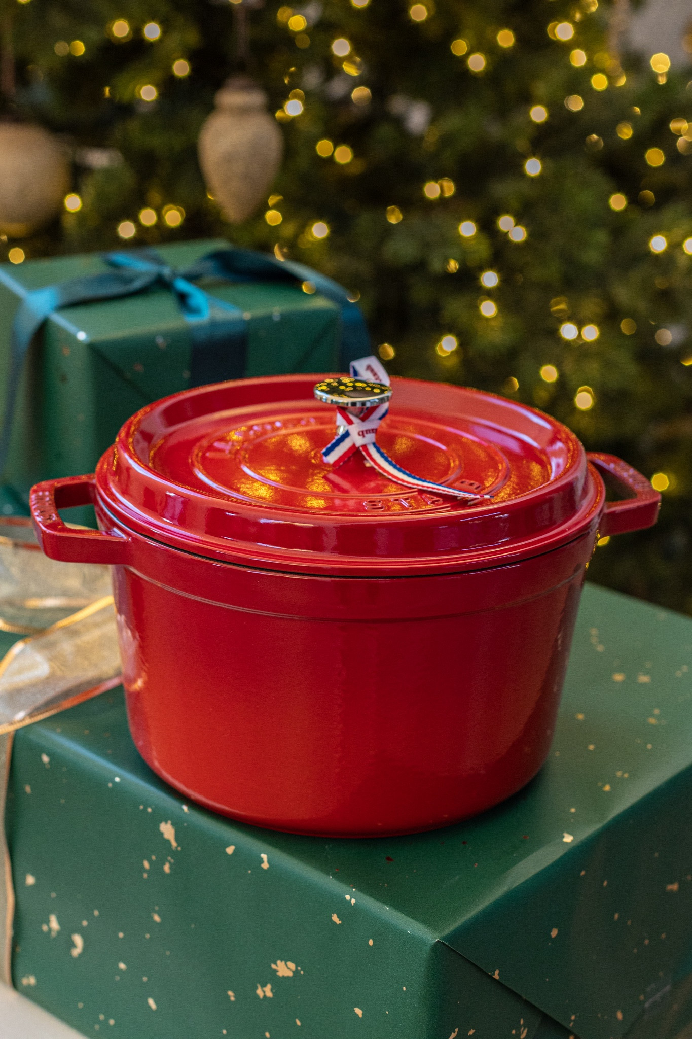 Christmas gift shopping with Staub! All the best deals of the year. 
