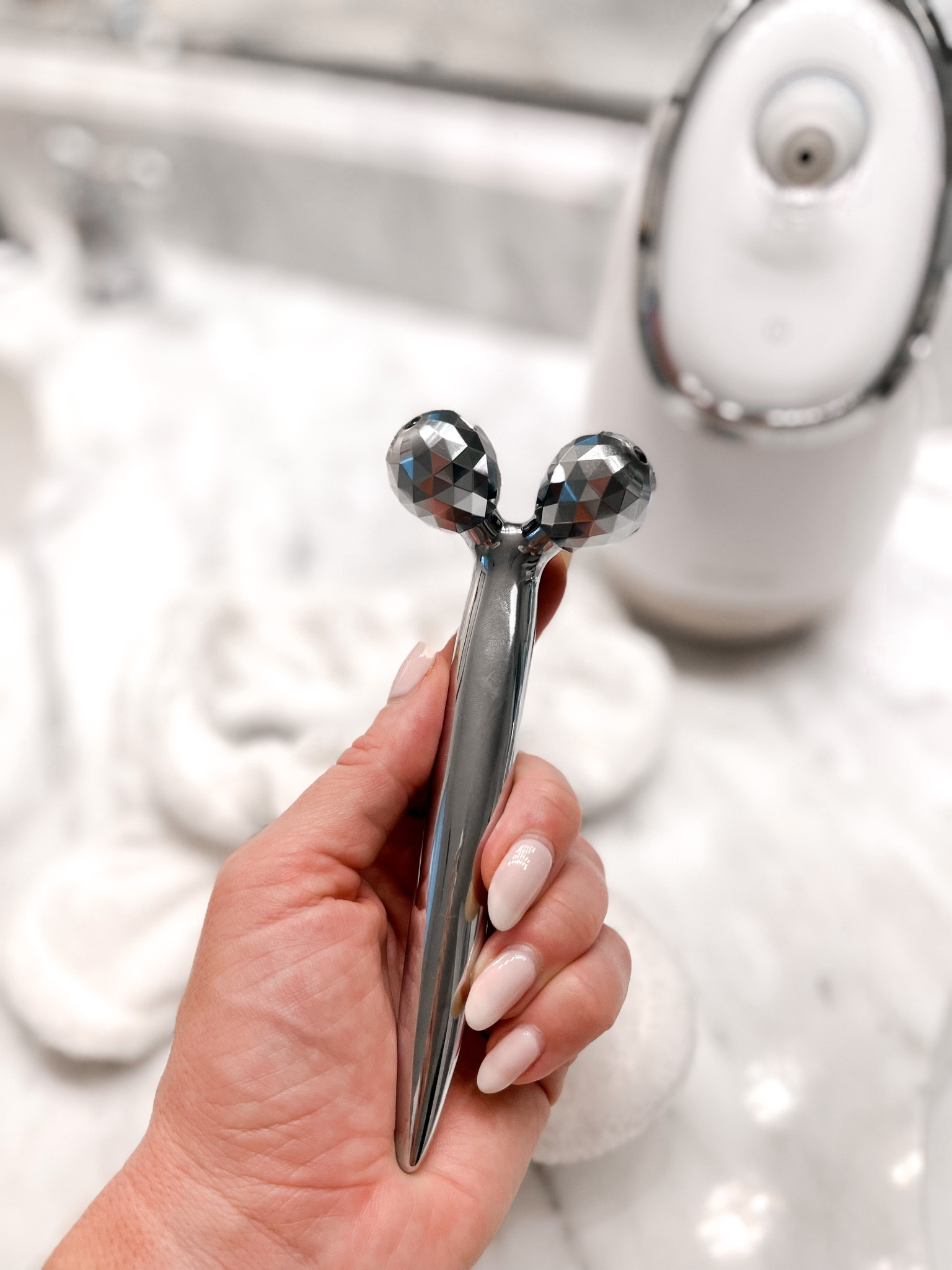 Facial roller under $16 that I use every night! 

#LTKbeauty #LTKFind #LTKunder50