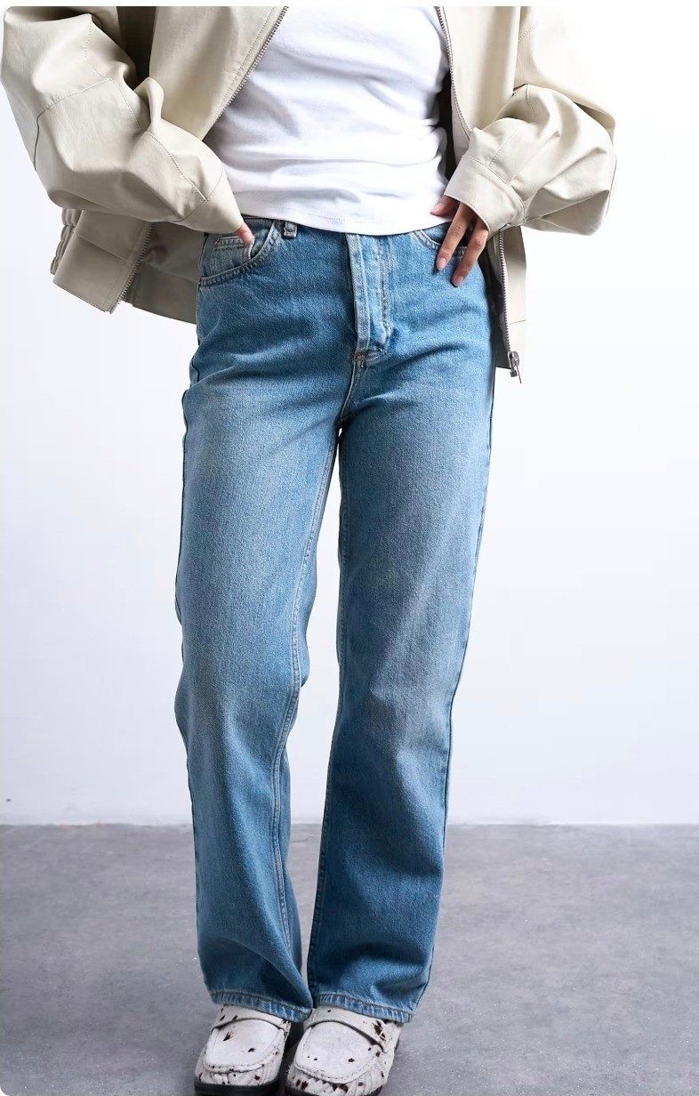 Petite high rise blue jeans.Petite-friendly jeans for short women under 5'4/164cm. Petite fashion.

#LTKPetite #LTKMidsize