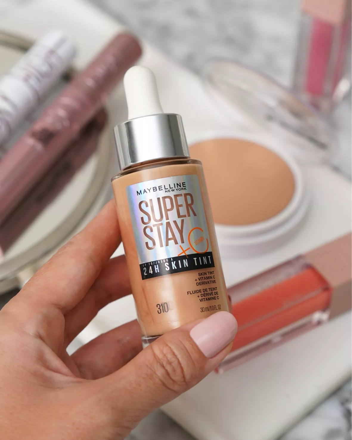Maybelline Super Stay Long Lasting up to 24H Skin Tint Foundation+Vitamin C  ()
