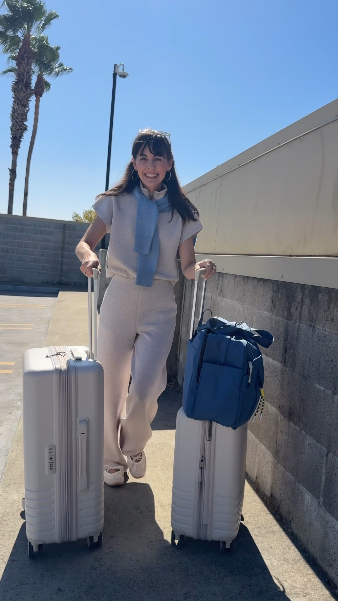I can pack light. Sometimes I just want more room to shop ✈️ 
For longer trips, colder weather, and changing itineraries, I use the same layering method that lets me pack weeks of outfits without packing cubes or wrinkles. This time I packed my 18-piece cruise capsule that makes 181 outfits into @bagsmart_official’s expandable Adventure luggage set + matching Overnighter.
More room for shoes. More room for travel essentials.More room for whatever I find along the way. 😉

Pack light. Look like you brought your whole closet.

Best deal = the bundle set. My exclusive code 10Jennifer works on the rest of the site!

@bagsmart_official 
 #BAGSMART #BAGSMART #ad #PackingTips #TravelCapsuleWardrobe