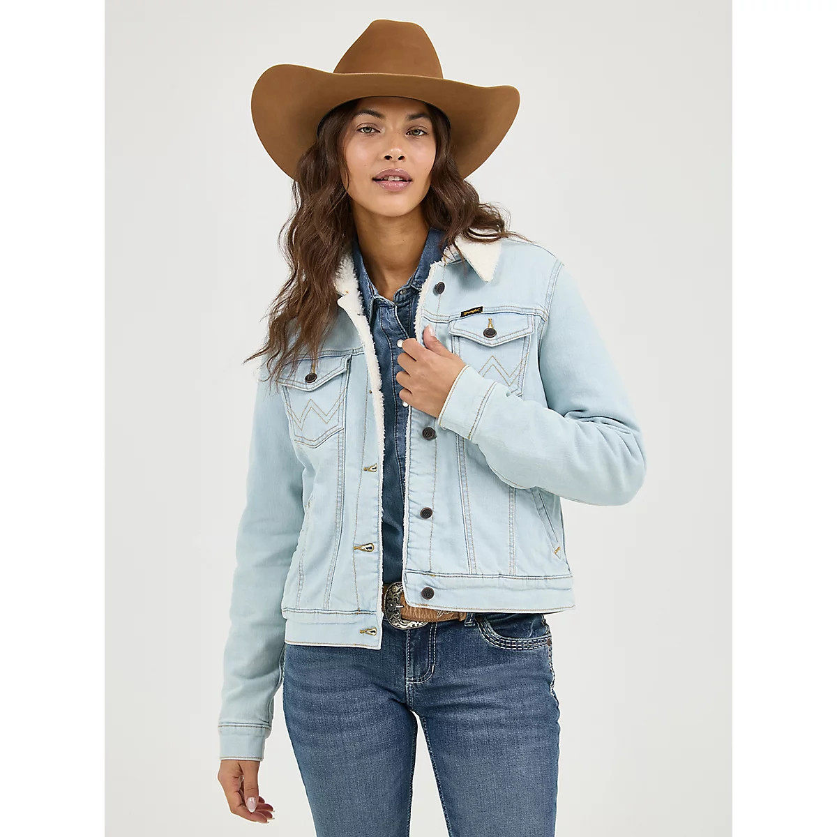 Women's Wrangler Retro® Sherpa Lined Western Denim Jacket in Bleached Denim | Wrangler