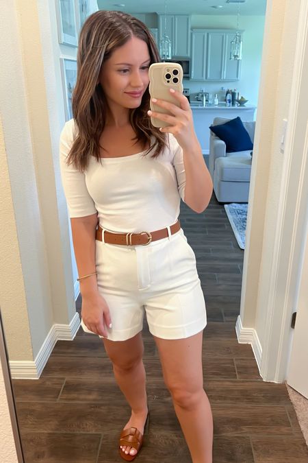 White outfit 
White shorts 
White top 
Express shorts can’t link them 
Amazon fashion 
