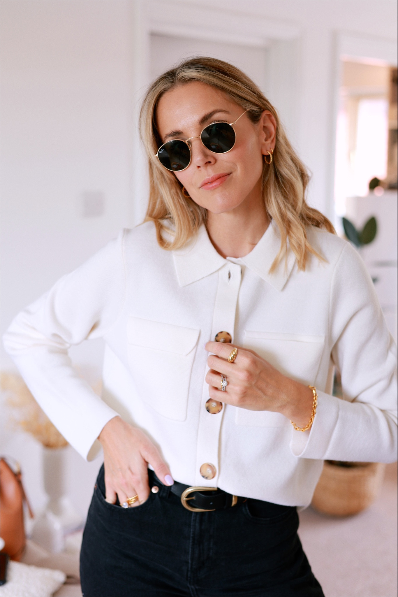 Knitwear 
Neutral knit 
Cardigan
Sézane knit 

#LTKstyletip #LTKeurope #LTKSeasonal