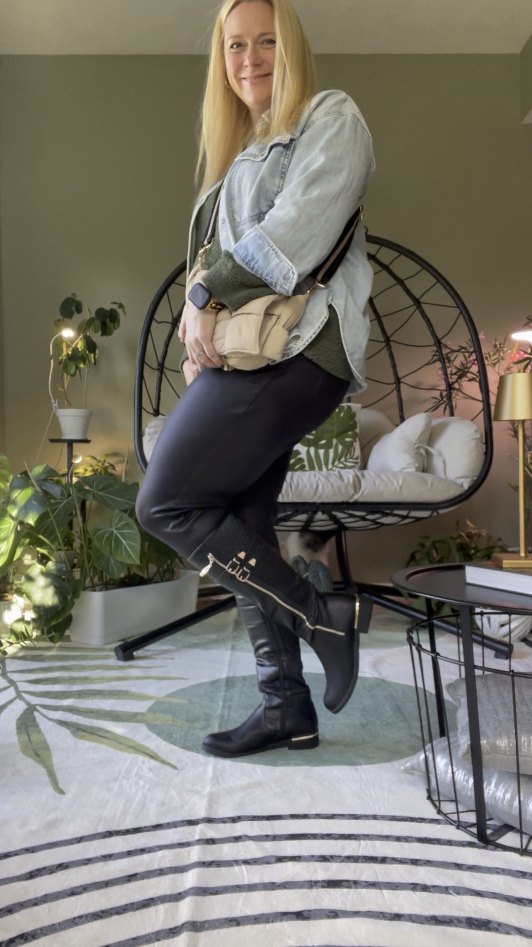 I love the lounge set that I’m constantly talking about that I figured out a way to use the top in my outfit today. Haha! It’s a must have!

#LTKOver40 #LTKMidsize #LTKFindsUnder50