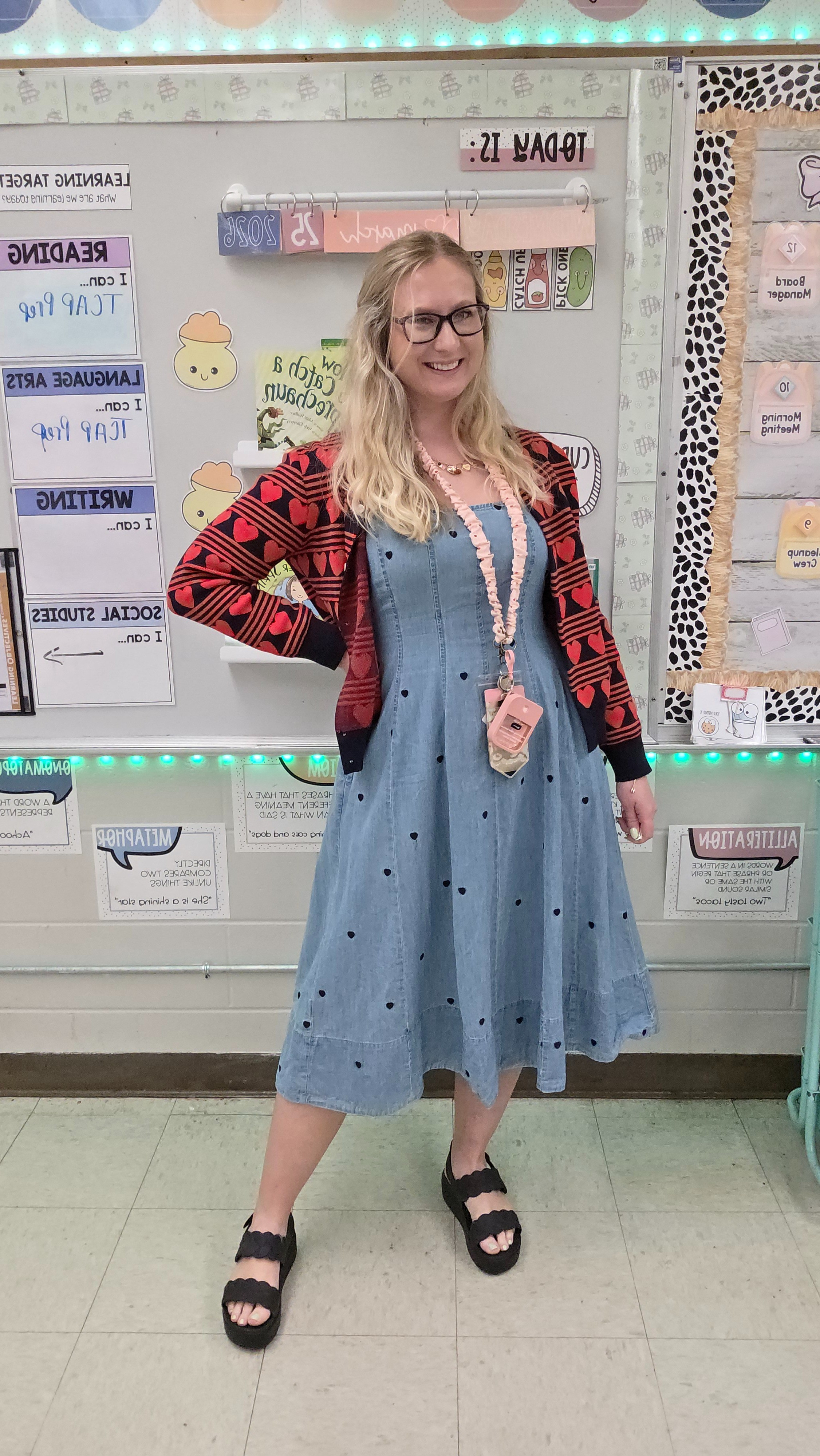 Teacher Outfit of the Day-❤️✨️

#LTKMidsize #LTKootd #LTKWorkwear