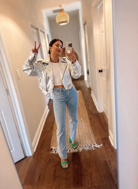 Coolest silver crop moto jacket 😍 And it’s on sale!


Motorcycle jacket, 90’s jeans, Abercrombie, asos, Amazon finds, high rise jeans, crop jacket, spring style, concert outfit, festival outfit. 


#LTKstyletip #LTKFestival #LTKsalealert