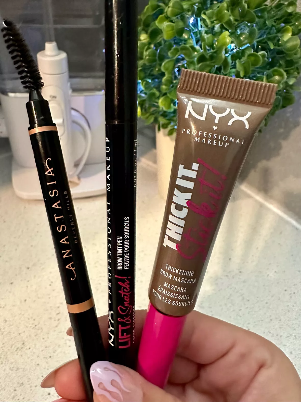 NYX Professional Makeup THICK IT. STICK IT! Brow MascaraTaupe