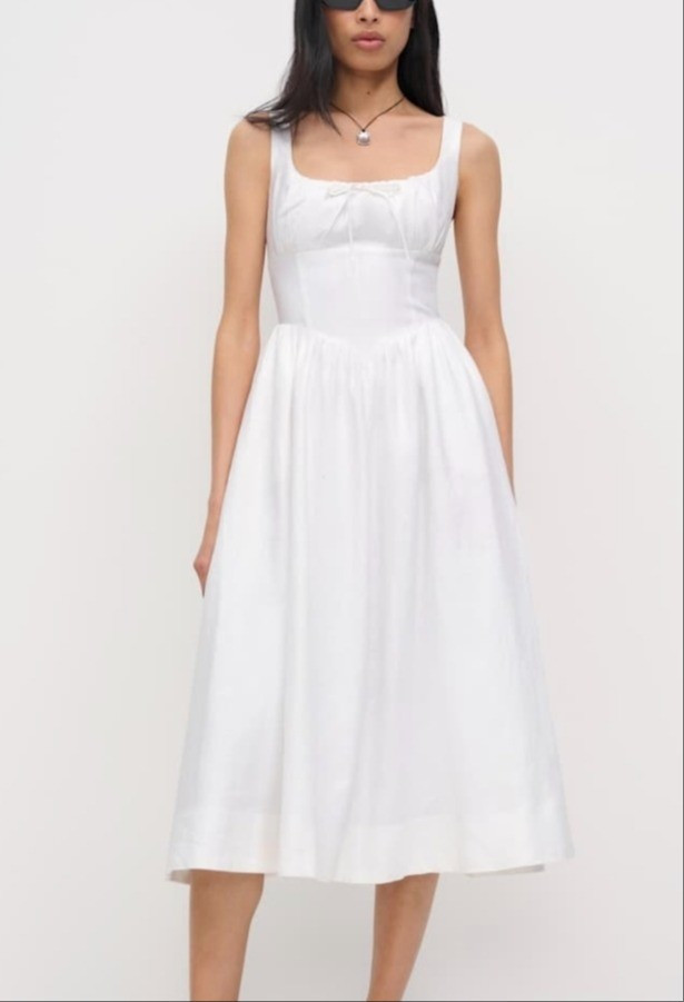Petite white linen dress.Hey, i am 4'11/150cm petite bride and you will see a lot of bridal wedding fashion content. Follow along

#LTKWedding #LTKPetite
