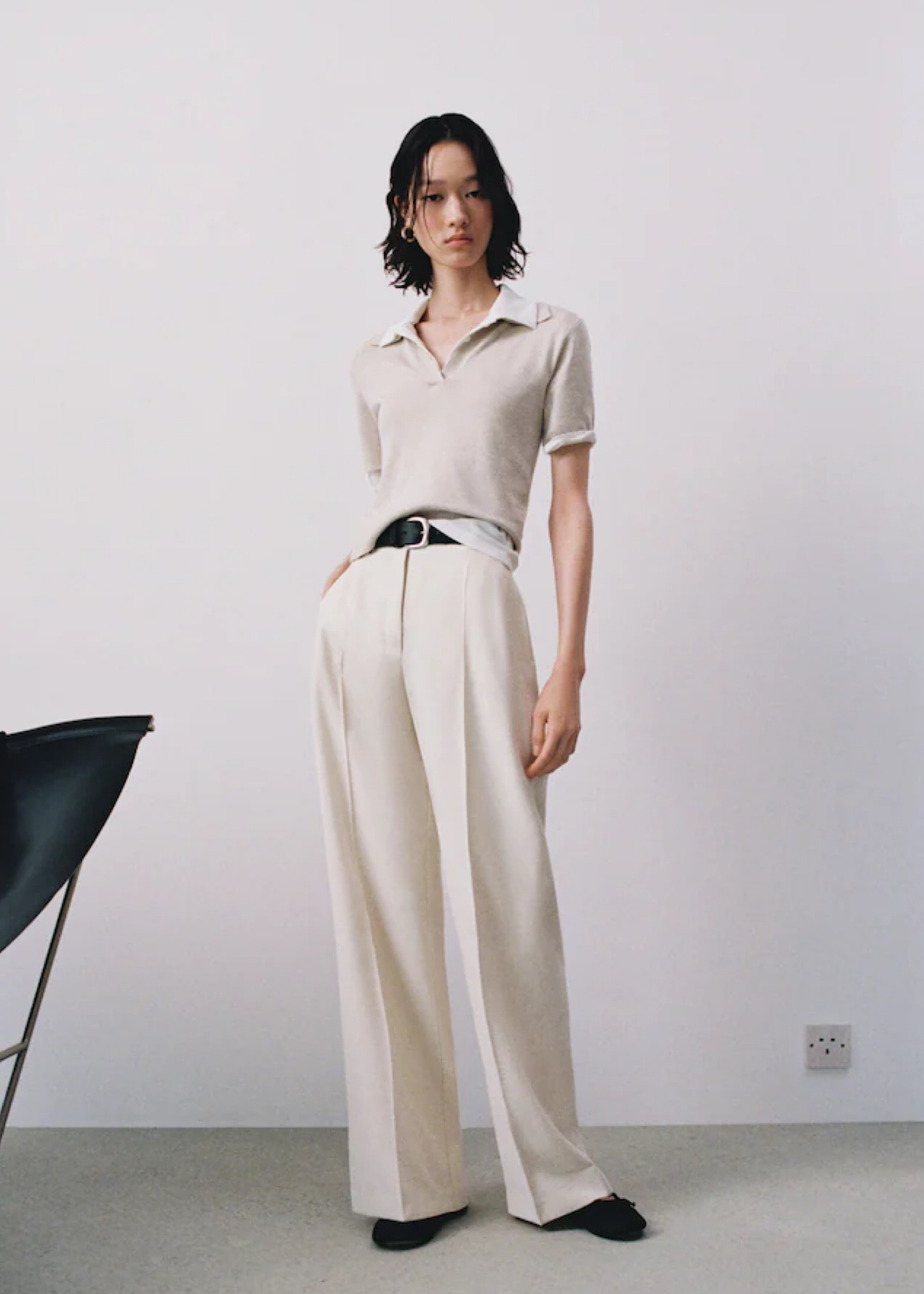 Low waist wide leg trousers by Mango clothing. These are a great wardrobe staple to have 🤍


Tailored pants 
Slacks 
Neutral pants 
Neutral wardrobe 
Minimalist wardrobe 
Fall outfits 


#LTKstyletip