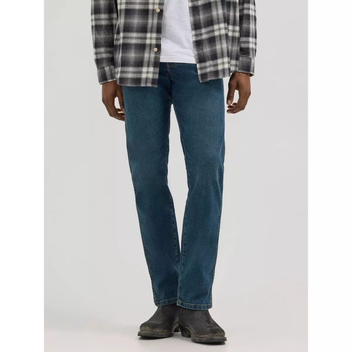 Wrangler Men's Relaxed Fit Straight Jeans - Dark Wash 34x32 | Target