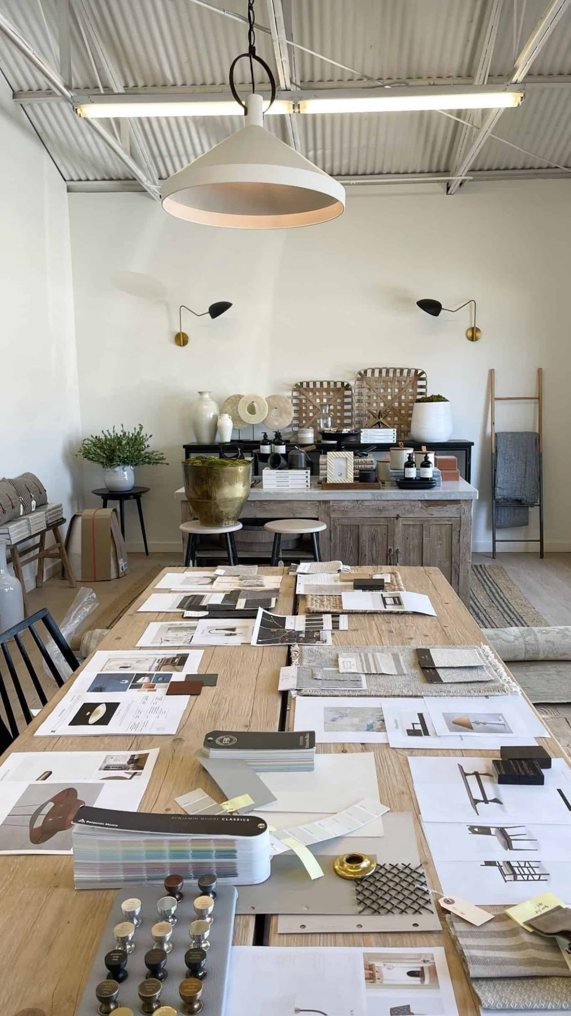 (7/7) Favourite Furniture Finds 🎞️

🚪modern barstools
🚪cutest gumdrop ottoman
🚪gorgeous 12 piece modern dishware set 
🚪faux neutral marble side table
🚪quirky candle holder
🚪the fruit bowls have me in a chokehold
🚪beautiful marble coffee corner shelf
🚪exquisite floor lamp
🚪gorgeous gallery wall monogram (in all letters)


#LTKHome #LTKSaleAlert #LTKStyleTip