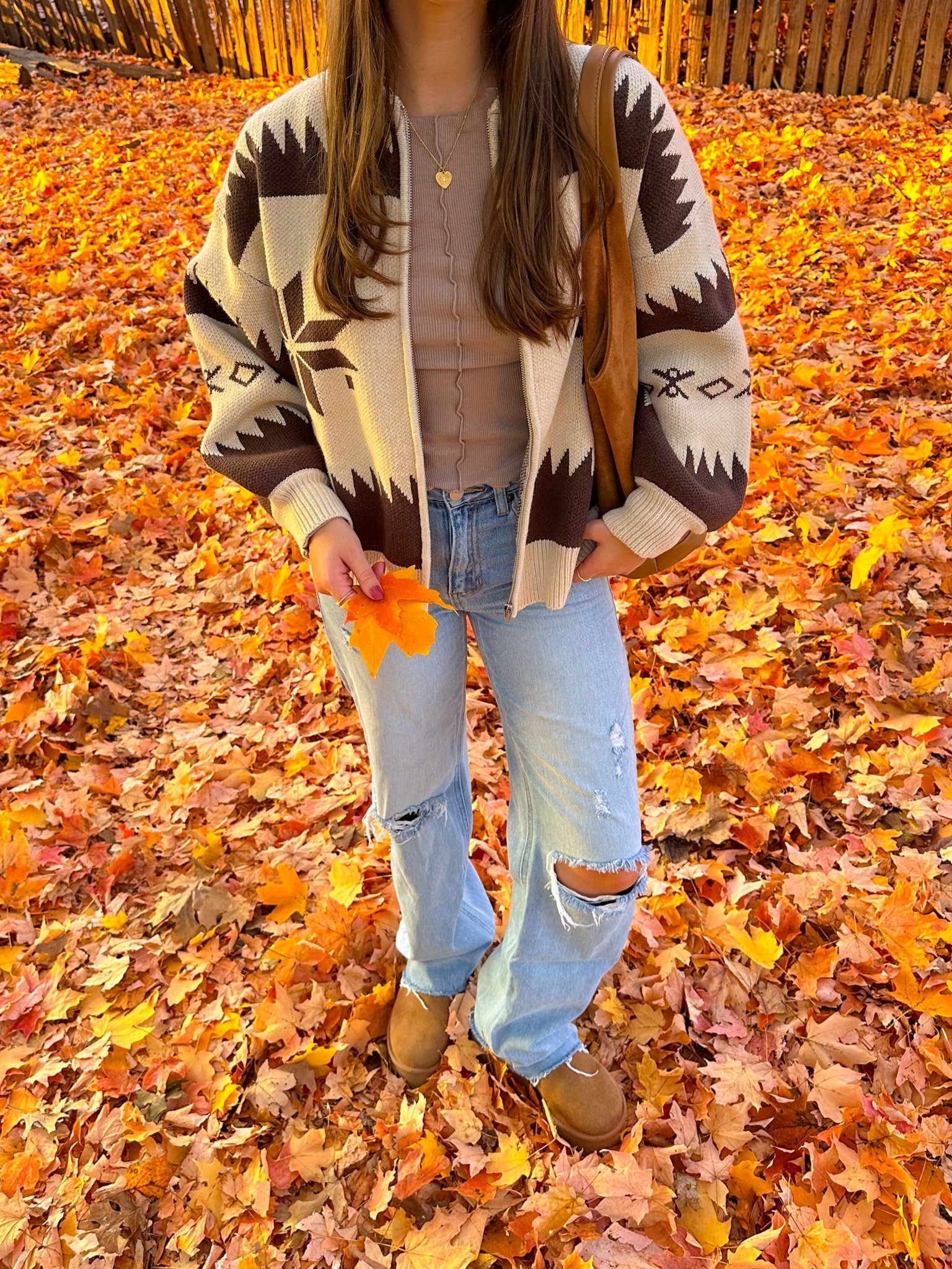 Fall outfit🧡🍁🐻 use code JADYN15 for GB!

#LTKSeasonal #LTKStyleTip #LTKFindsUnder100