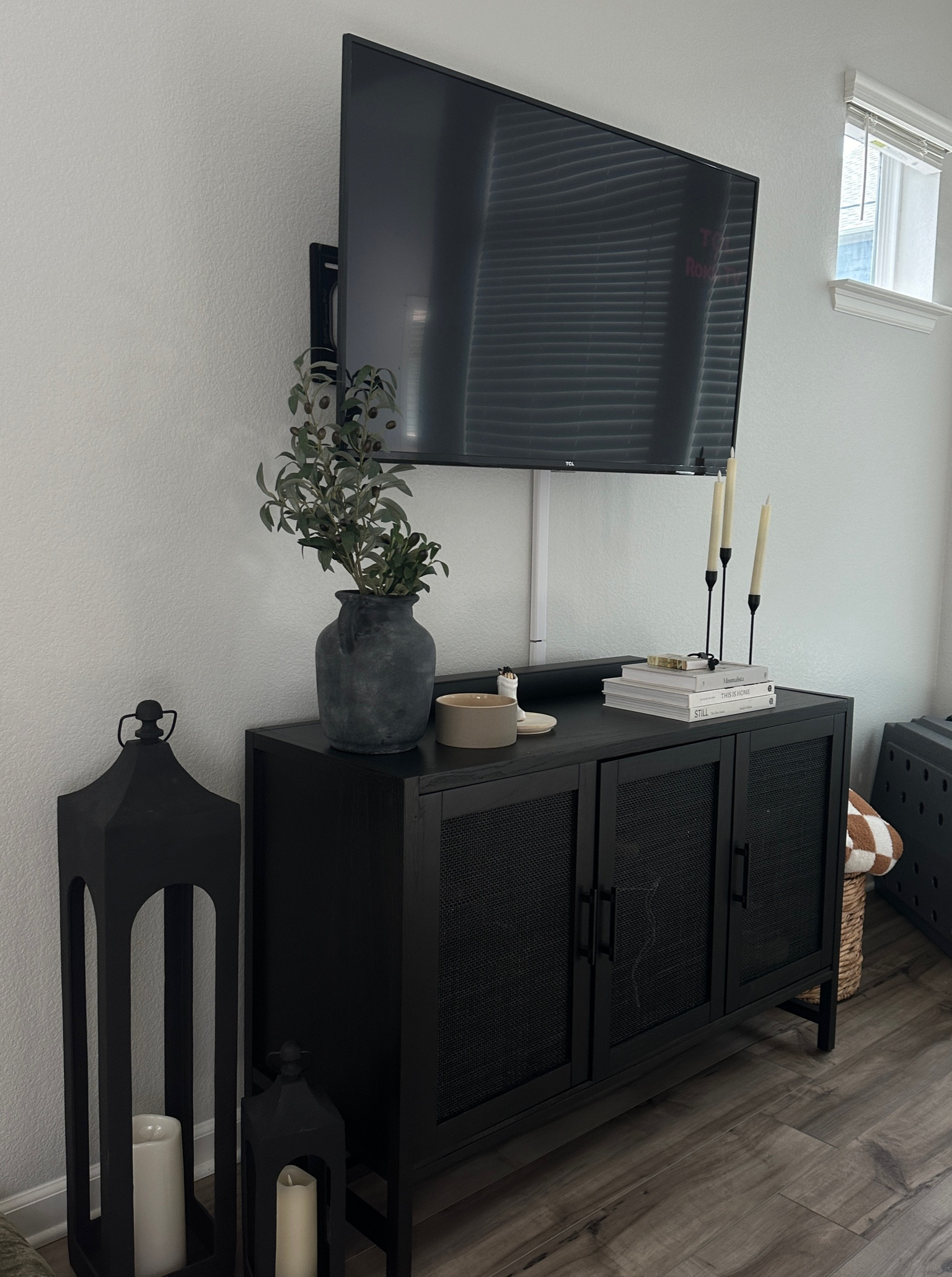 Living room details 

#LTKHome #LTKSummerSales