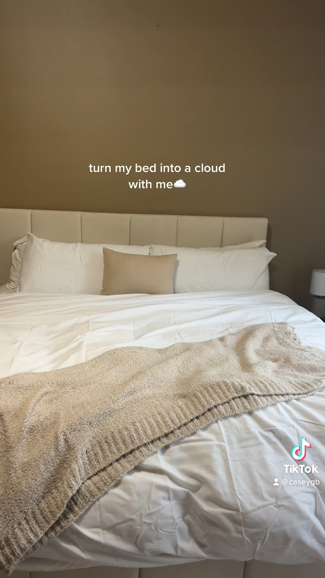 Much needed bedding upgrade today! These jersey sheets from Casaluna are SO soft. Cozy but lightweight! 


Neutral home, target haul, target home, Casaluna sheets, white sheets, throw pillows, throw blanket, trendy home, checkerboard rug 

#LTKhome #LTKunder100