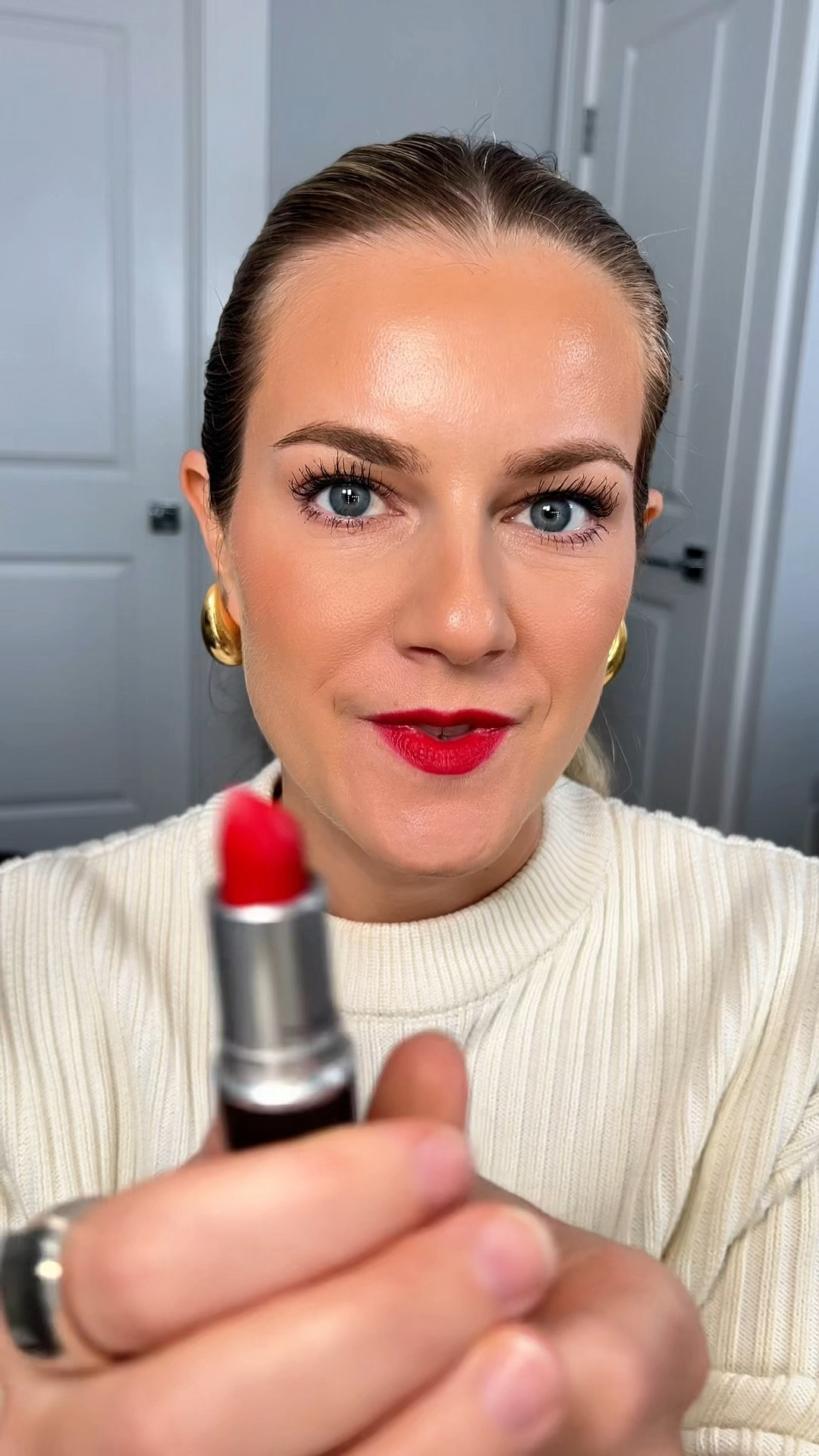 Red Lips 💋 for the Holidays! Save for your next Holiday Party when you need a good RED LIP 💋 

#redlipstick#redlips#holidaymakeup#holidaymakeuplook

#LTKVideo #LTKHoliday #LTKBeauty