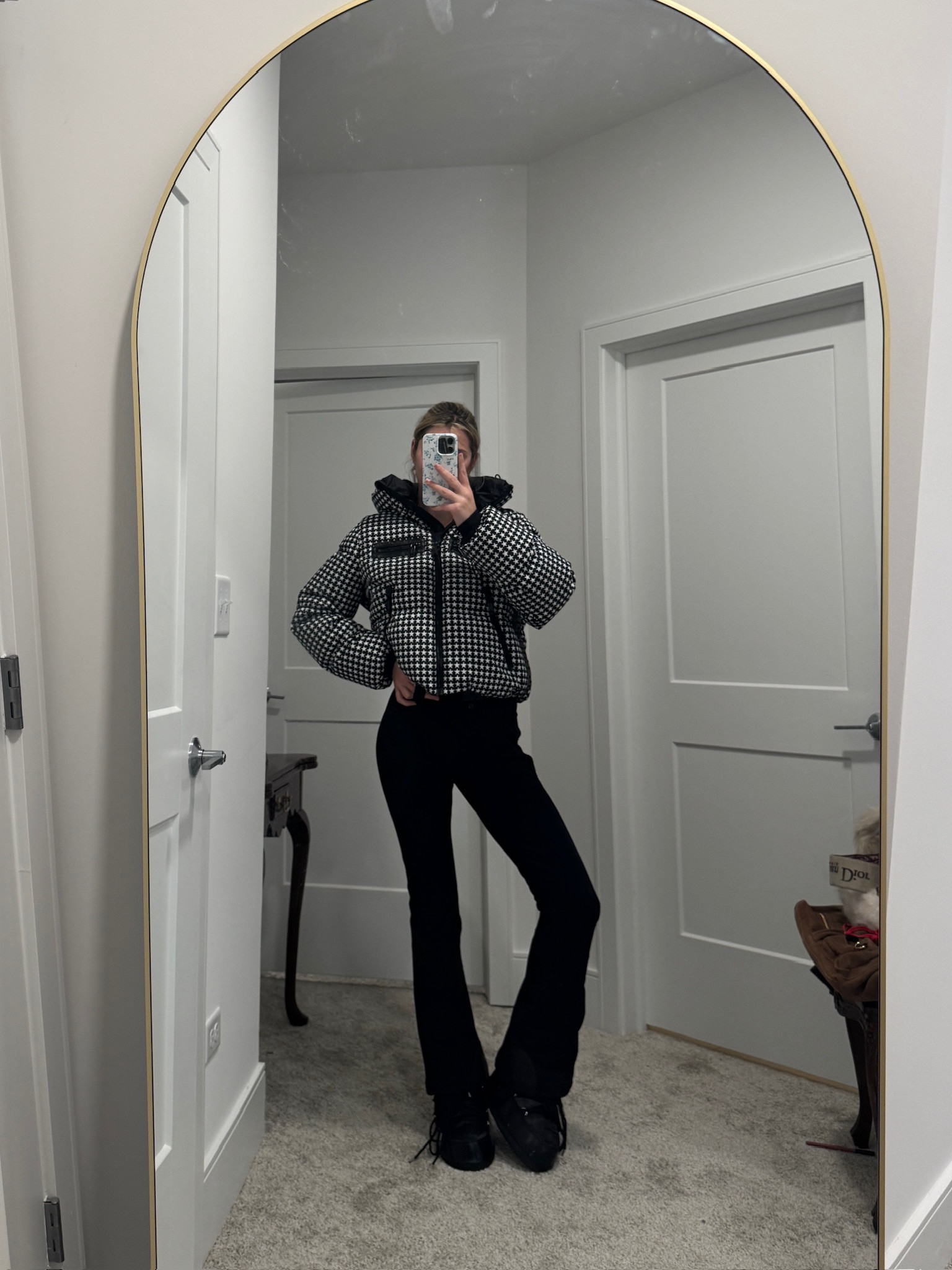 cute and fun ski ootd 🤍🖤

ski outfit, skiing, ootd, winter outfit, snow outfit, ski girl, trendy ski outfit 

 #LTKHoliday #LTKSeasonal #LTKStyleTip