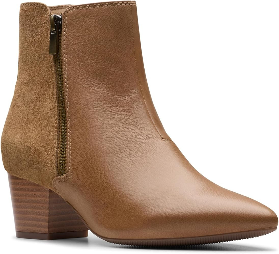 Clarks Women's Ellanie Vibe Fashion Boot | Amazon (US)