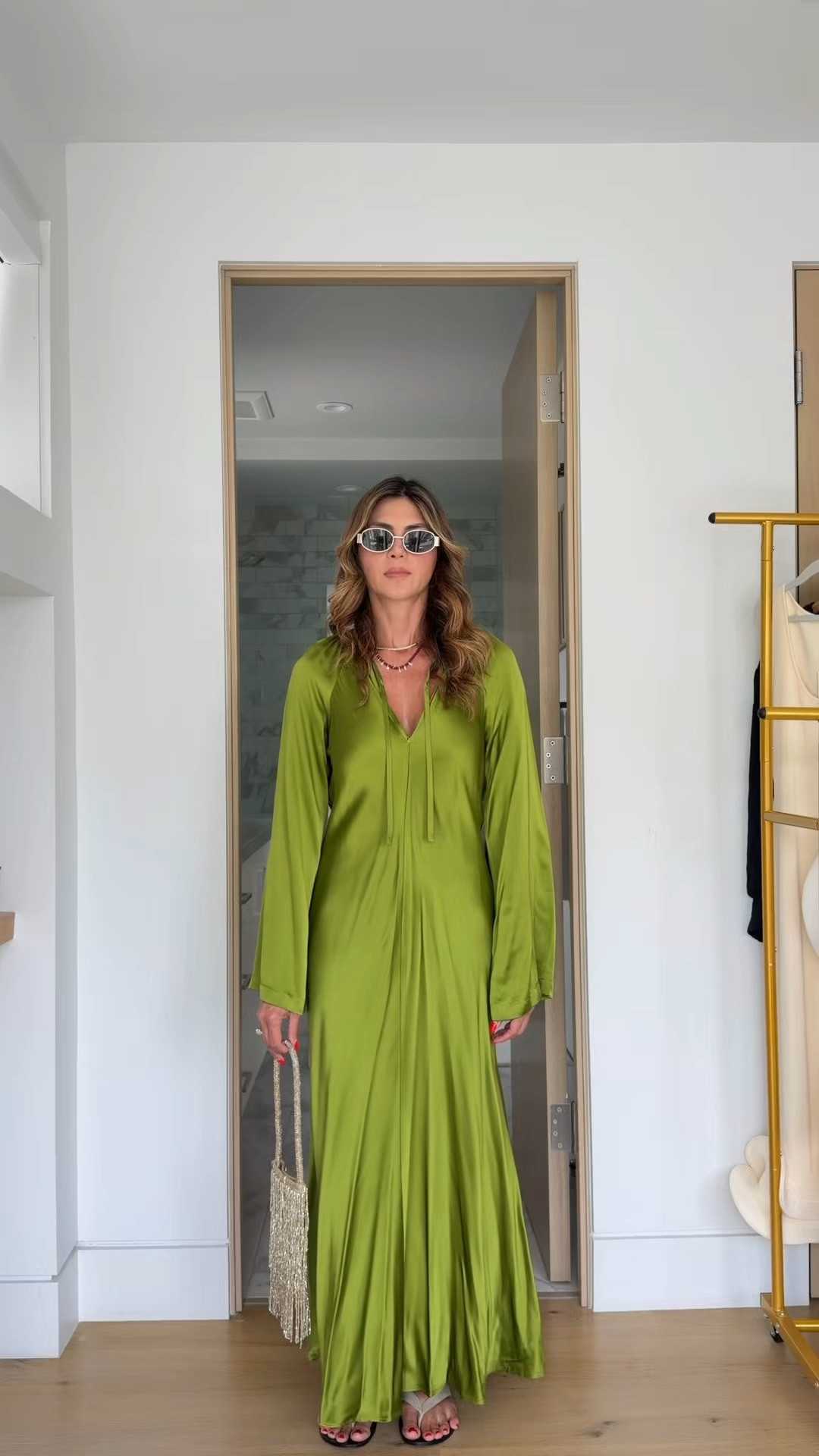 A pop of green 💚

One of my favorite ways to make a neutral outfit feel more interesting without overthinking it.

The easiest formula:
neutral base + one pop of green + simple accessories.

Save this for the next time your outfit feels like it’s missing something ✨

#LTKgrwm #LTKootd #LTKSeasonal