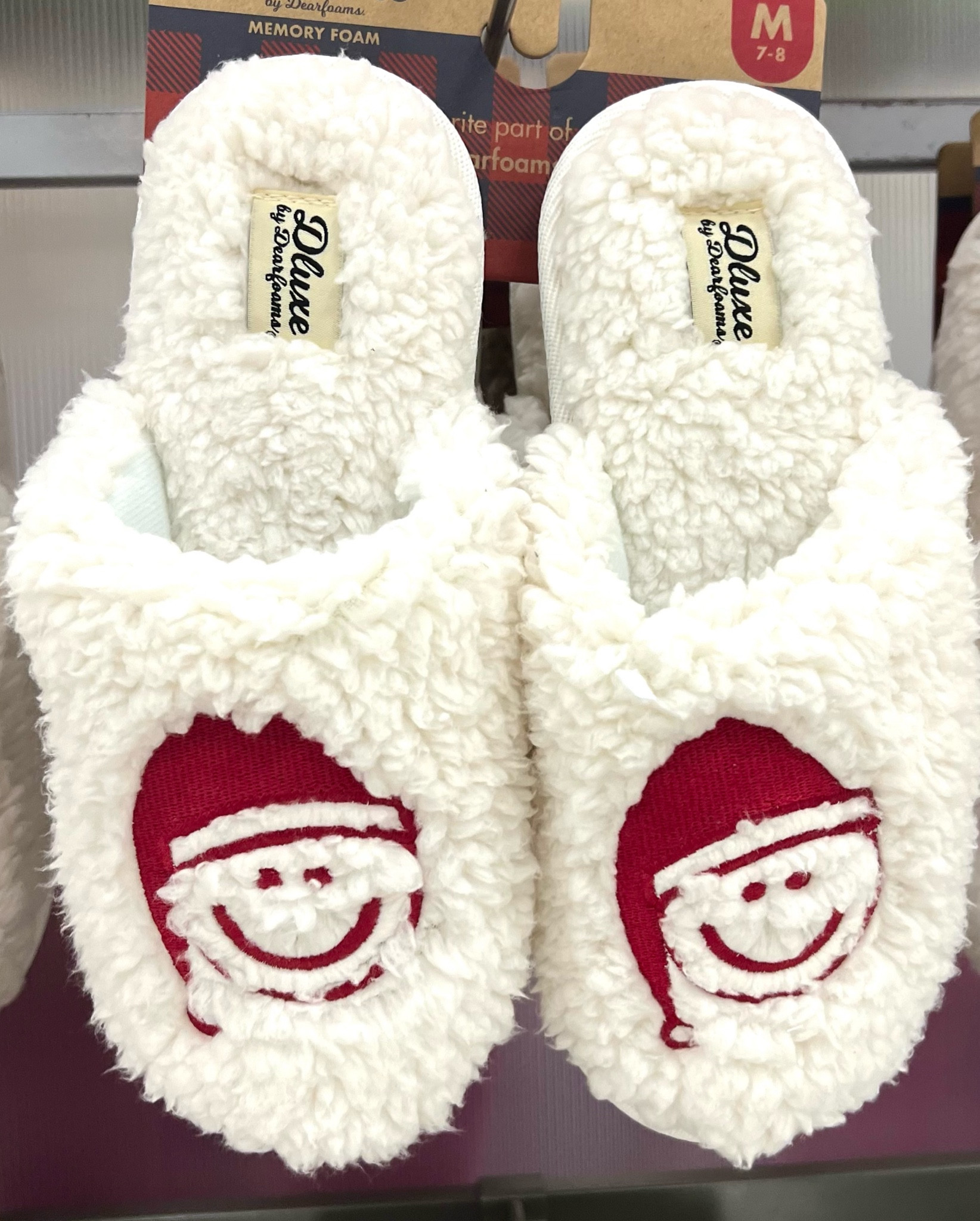 The most adorable Christmas bedroom slippers!! 🎅🏼 #bedroomslippers #slippers #christmas #gift #giftsforher

#LTKHoliday #LTKGiftGuide #LTKSeasonal