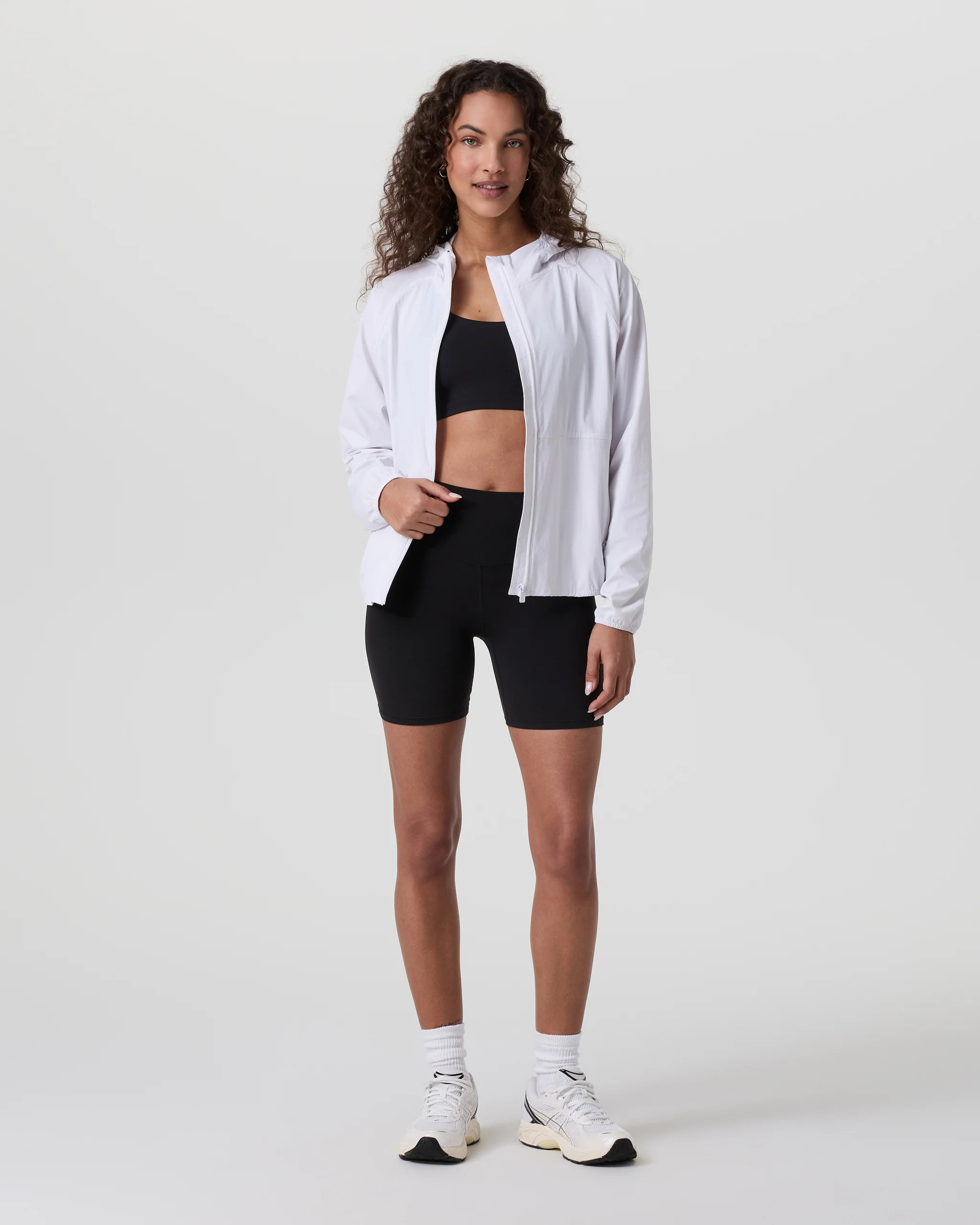 Women's Renew Trainer Shell – White – Vuori | Vuori Clothing (US & Canada)