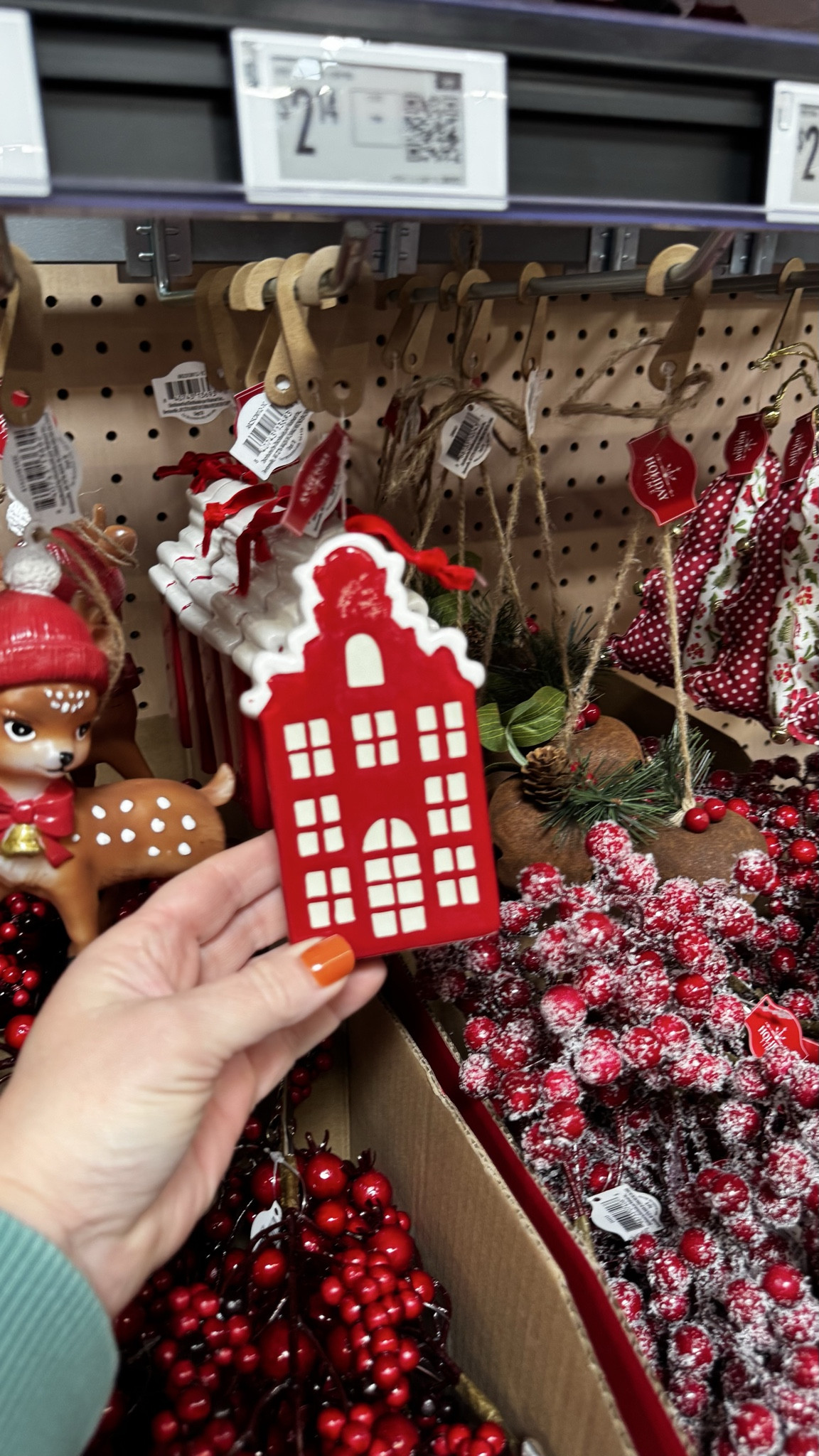 And the ornaments keep coming @walmart #christmas decor 

 #LTKSeasonal #LTKHome #LTKSaleAlert
