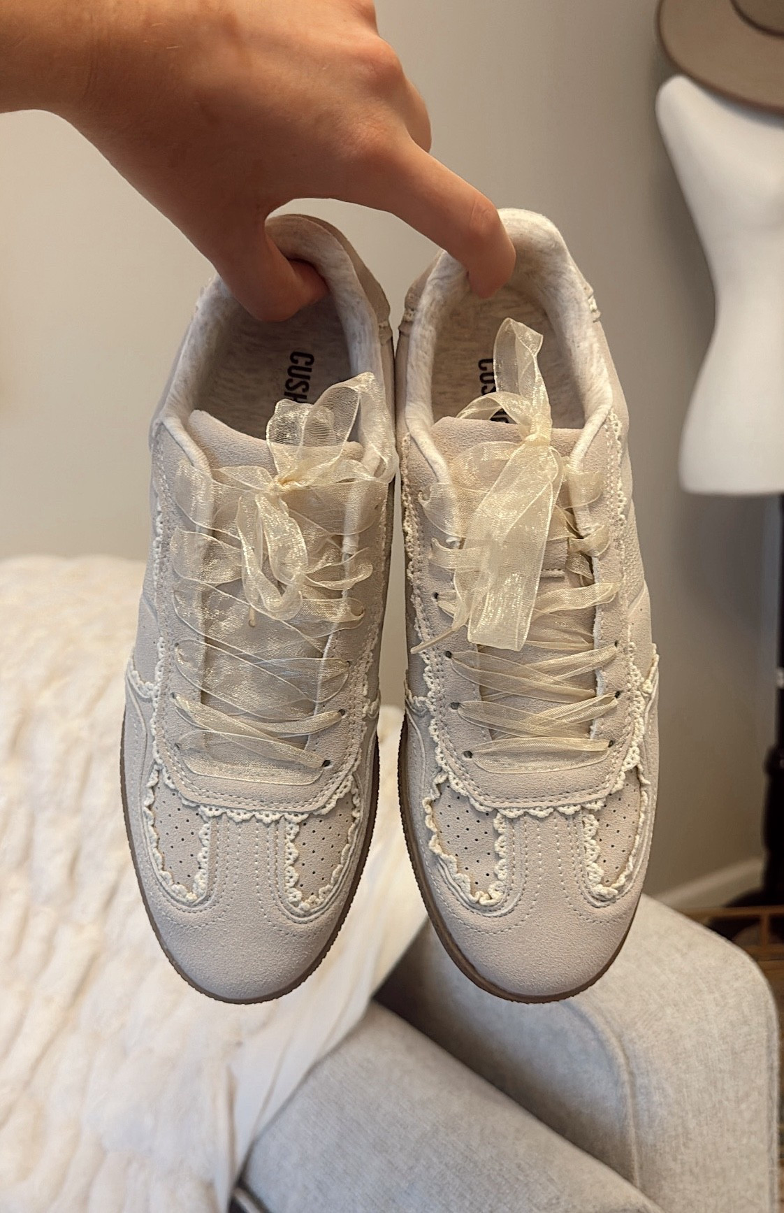 Lace sneakers from Amazon on sale!!😍 perfect for spring!🌸

#LTKSaleAlert