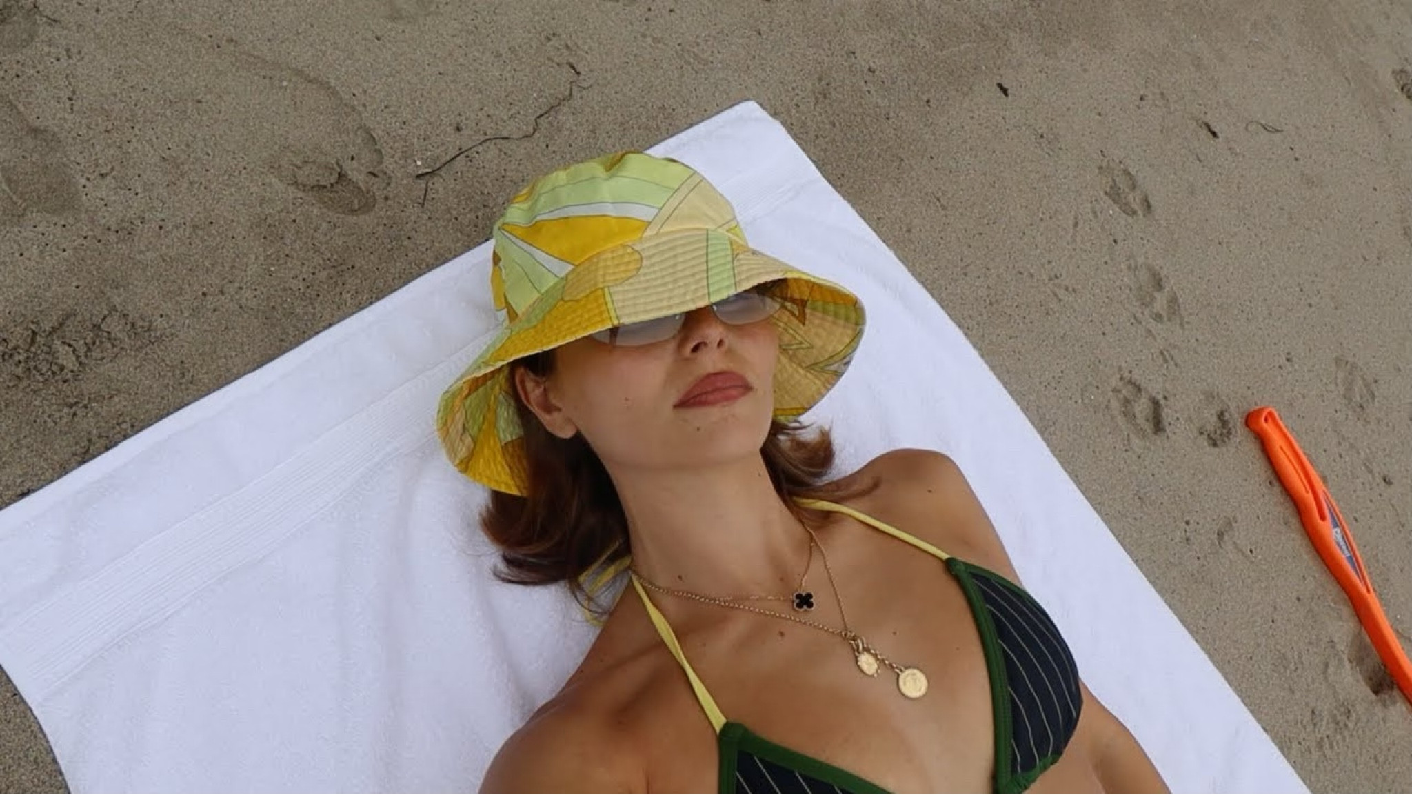 weekly vlog | beach house, baking, sister time, etc