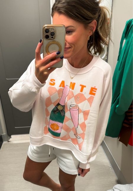 Cute new graphic sweatshirt 🍾
Wearing large for an oversized fit 

#LTKFindsUnder50