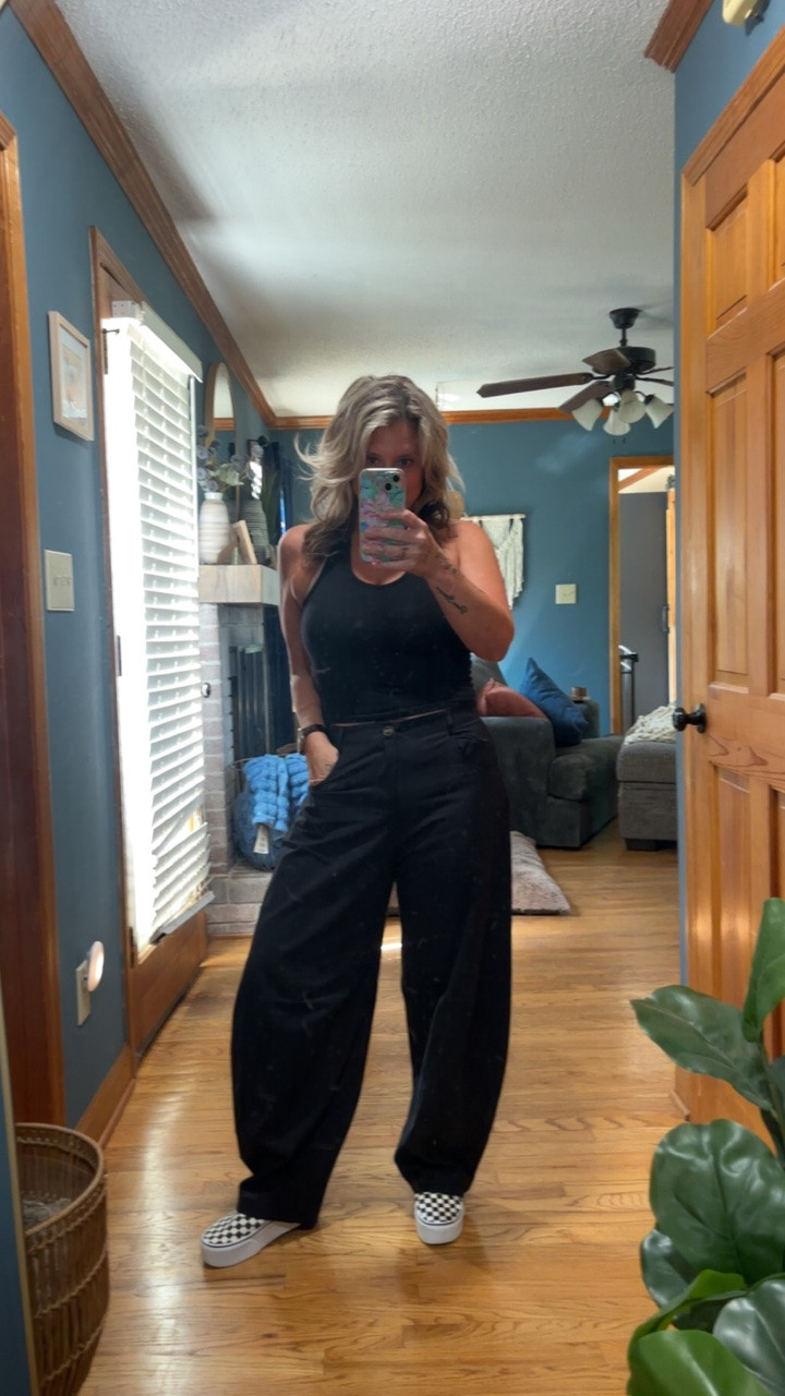 These pants! Great transition piece from Fall to Summer!
I’m 5’3 and 155lbs
Tank: Large
Pants: Medium

#LTKMidsize #LTKSaleAlert #LTKootd
