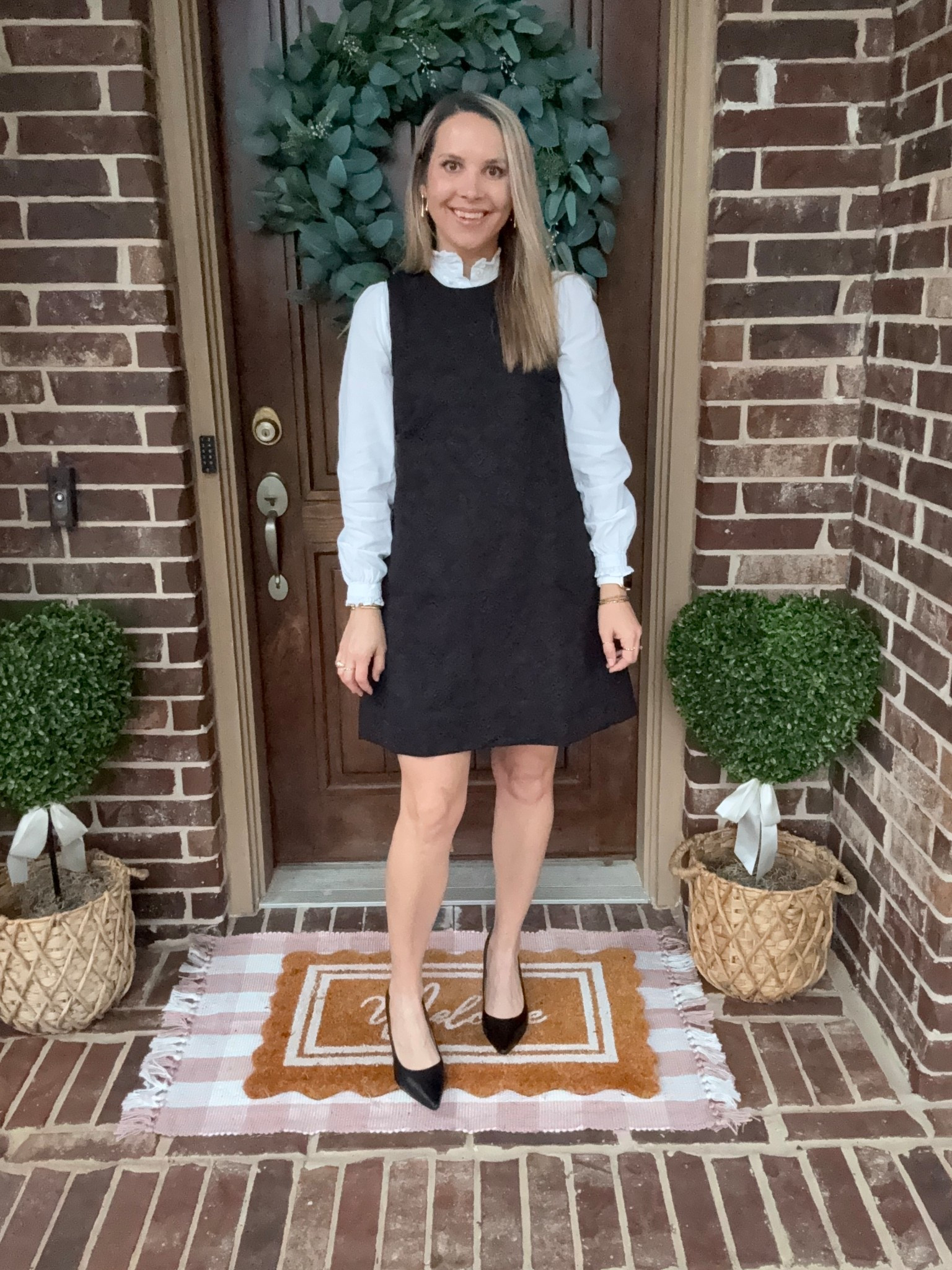 This dress is 60% off and on sale for $39 😍 It’s fully stocked in sizes XS-XL. It also comes in a. Gorgeous blue and cream tweed print that’s also fully stocked and on sale.

Winter outfit, work wear, over 40, working mom



#LTKSaleAlert #LTKWorkwear #LTKOver40