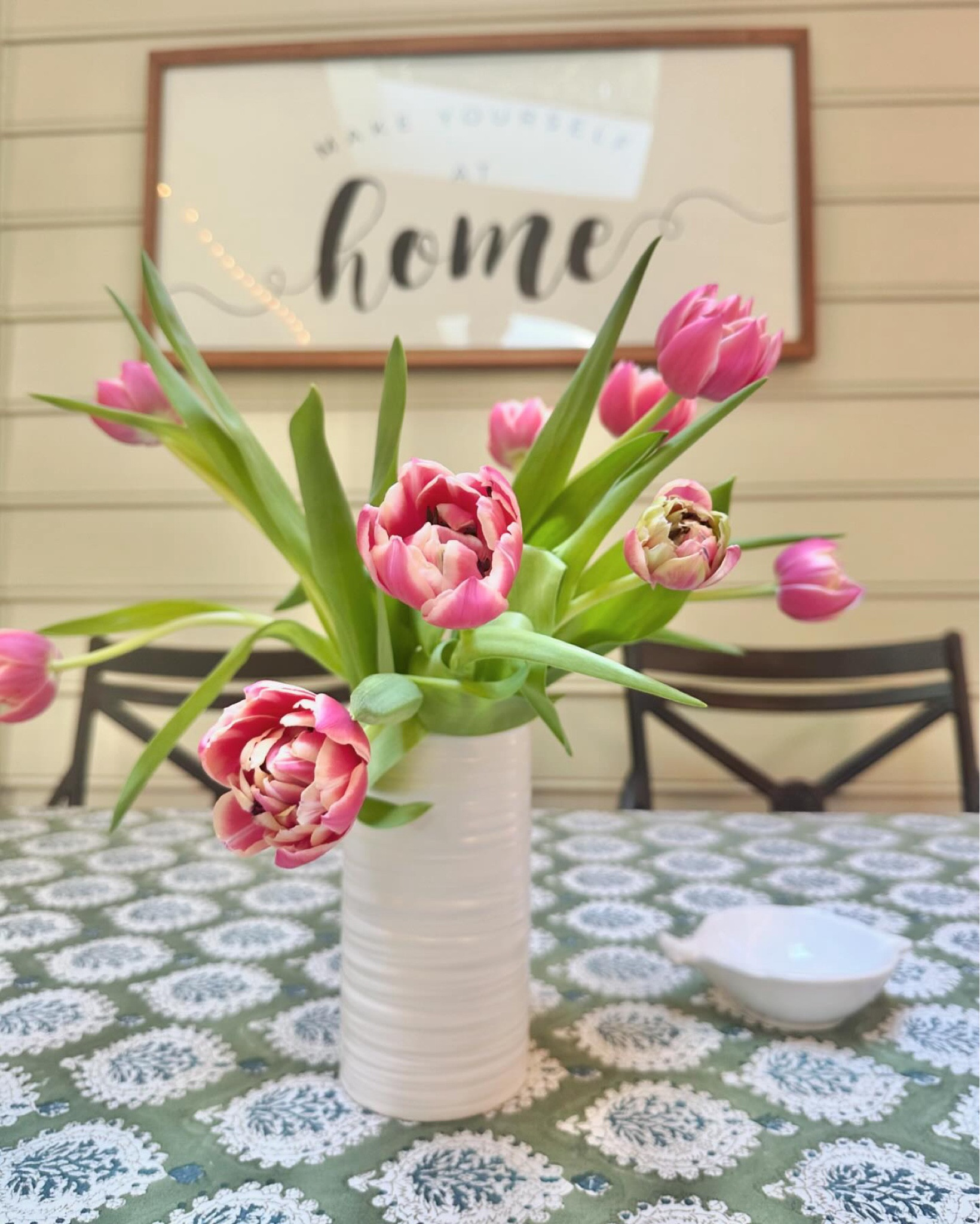 Happy Monday! Perfect porch weather in RVA today 🌸

#danahenneseydesigns