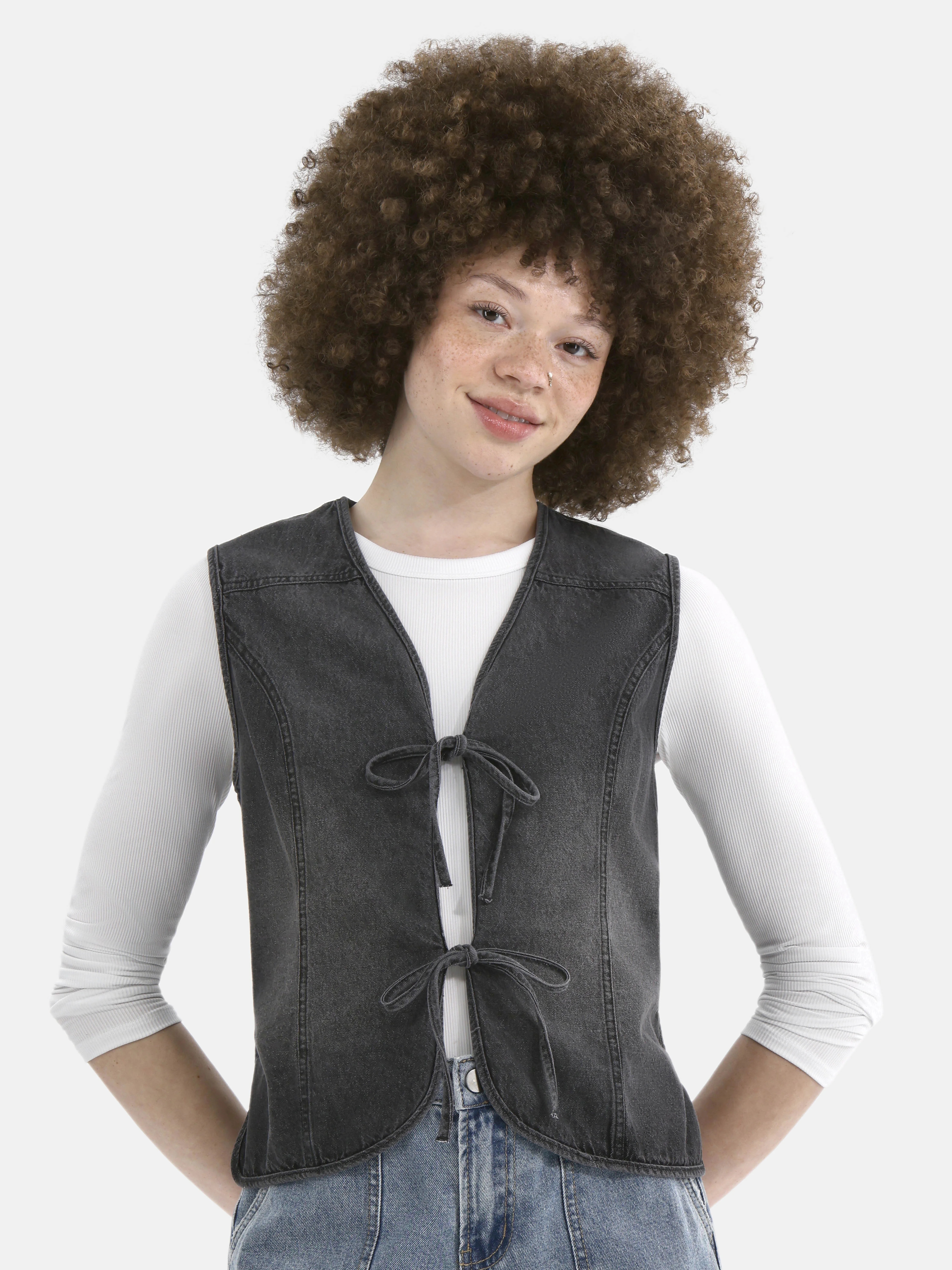 No Boundaries Women's Denim Vest, L/XL, Black, Cotton | Walmart (US)