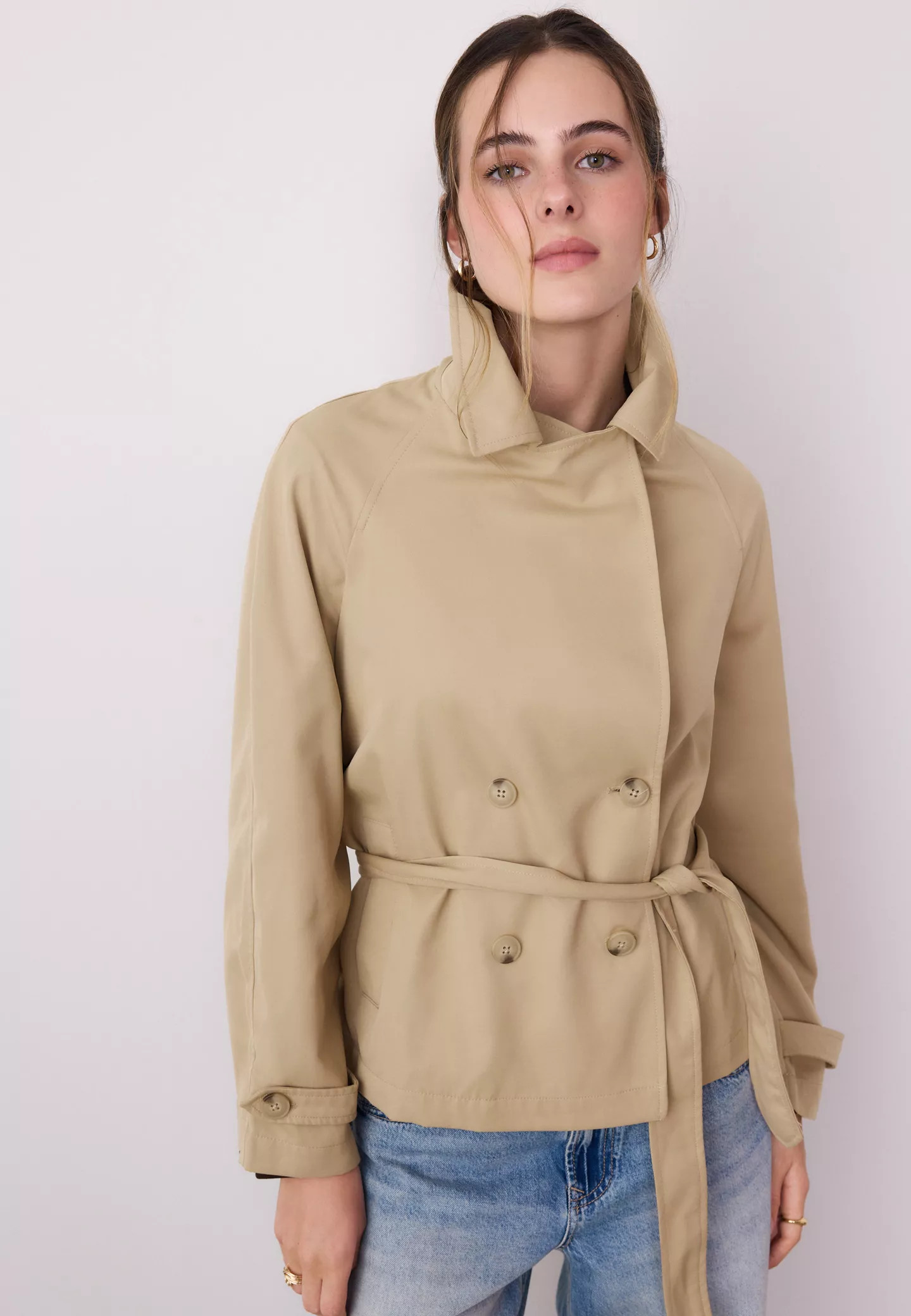 Short flowing trench coat with belt - Women's Jackets | Stradivarius United Kingdom | Stradivarius (UK)