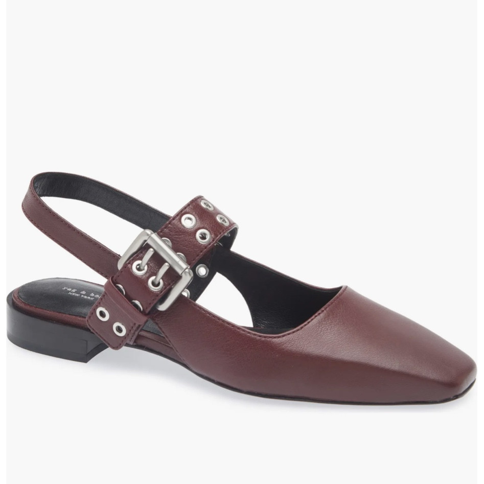 Gorgeous flats in of the moment color 

#LTKStyleTip #LTKShoeCrush #LTKOver40