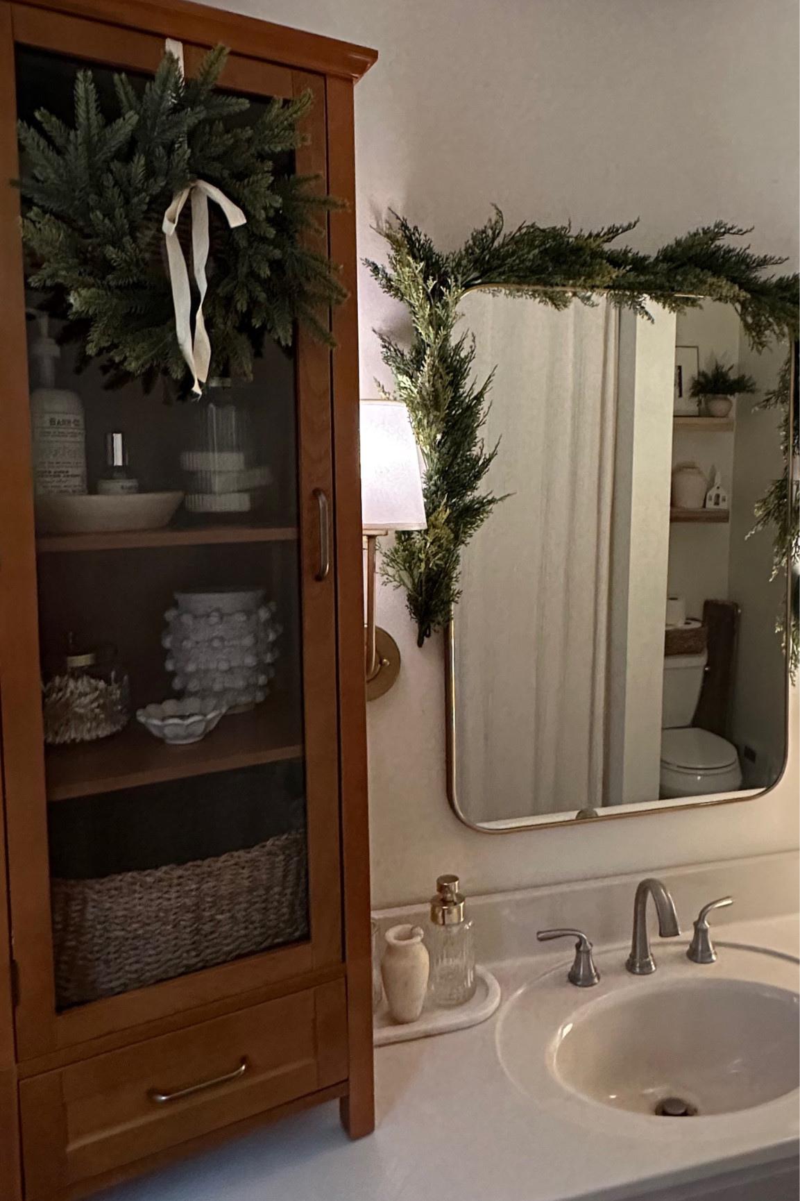 bathroom decor. Christmas decor. Small bathroom style. Amazon finds

#LTKHoliday #LTKhome #LTKSeasonal