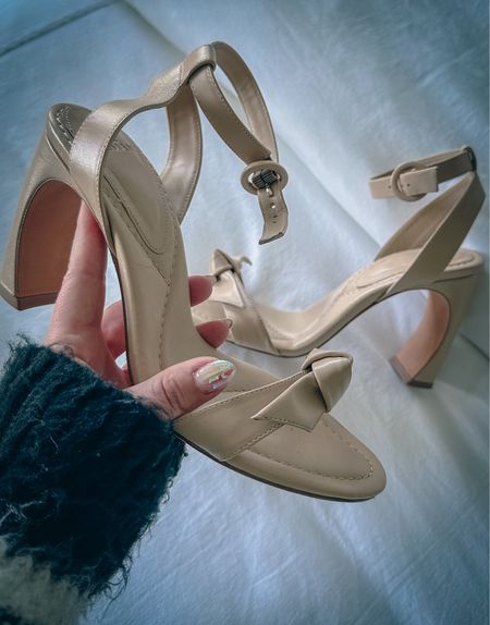 The perfect nude shoe! I love a classic strappy heel and these are beyond comfortable 🙌🏼🙌🏼 I wore these from 10am to 6pm for back to back events and they were amazing 🤩 Even better they are 40% off with an additional 15% off when you shop through the LTK app 

#LTKshoecrush #LTKparties #LTKsalealert