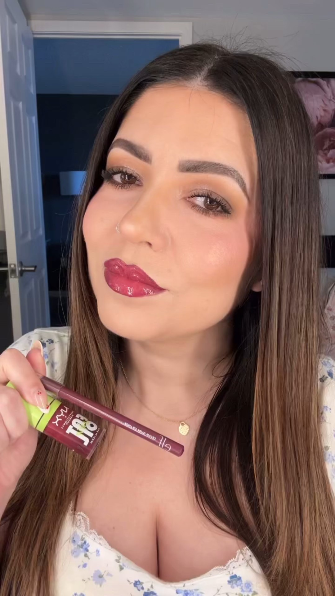 Perfect summer lip combo🍇☀️

@elfcosmetics cream glide lip liner in shade ‘plum & get it’
@nyxcosmetics fat oil lip drip in ‘that’s chic’

#beautycontent #lipcombo #grwm #summer #makeup #beautytips #ugcmakeup #brunette #ugc #makeuptutorial #girlythings #beauty #ugccreator #makeuptrends