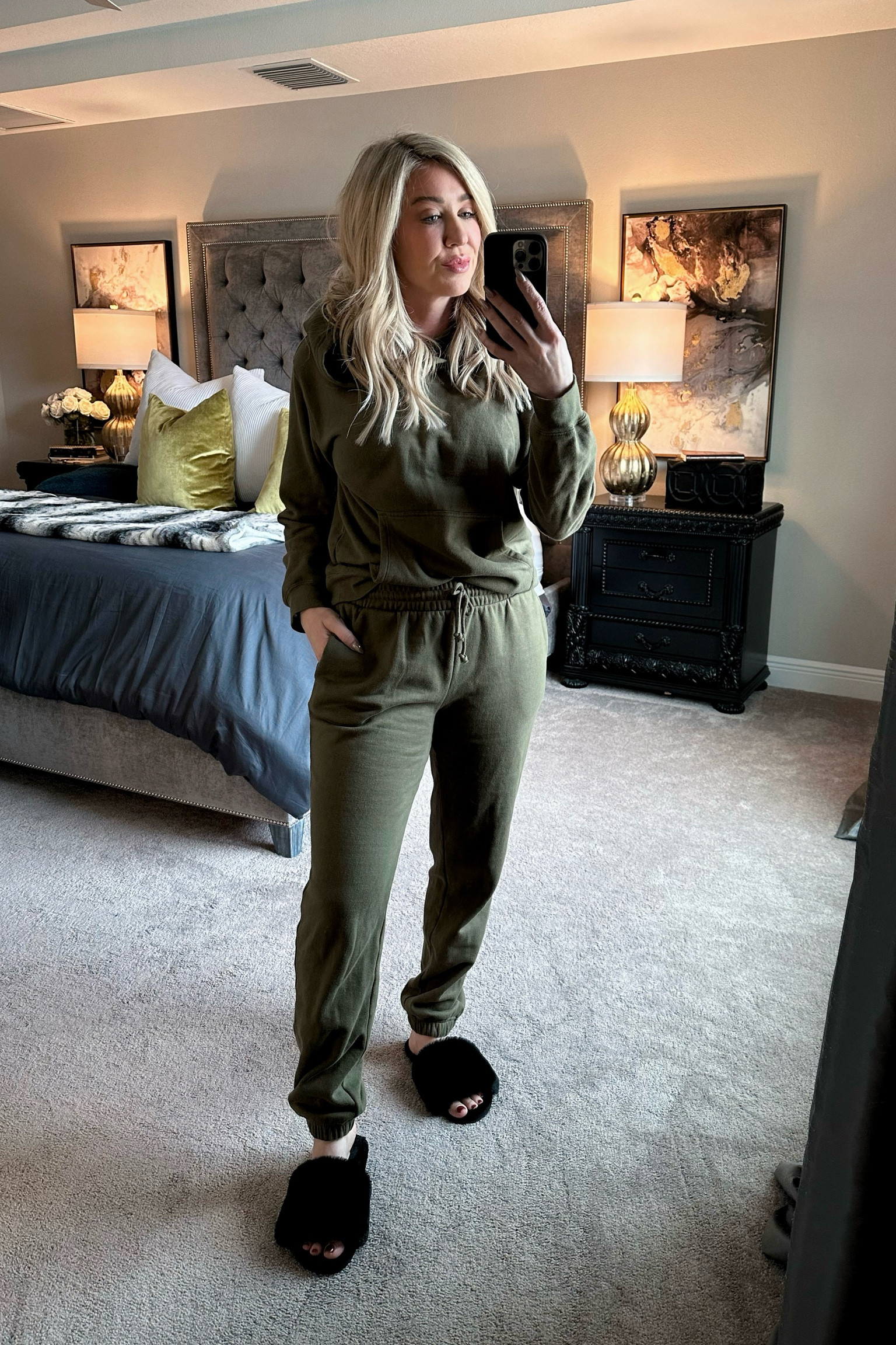 I’ve had this Amazon set for a year and I love it!! It’s so soft and comfy!

Wearing mediums 