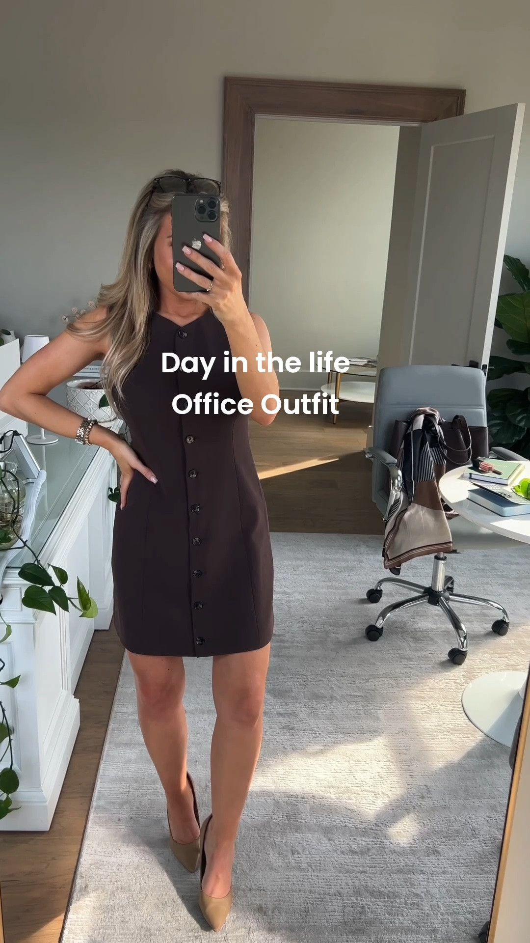 I’m obsessed with this dress for work going into fall 🫶🏻 such a great staple to have in your workwear closet! 

I’m wearing a size 6! 

#workwear #workdress #officeoutfit 

@Aritzia

#LTKWorkwear