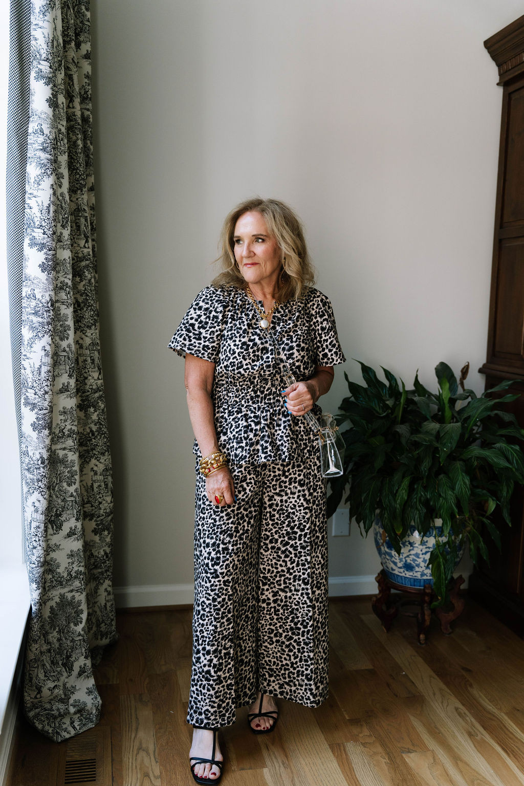 Somerset top & pant in linen! Wearing a medium 

Beautiful linen with some body to it. Nice wide waistbands and pockets in the pants.

Look for it in the Anthropologie sale, June 27-30. $20 off $100 with code SWEET20.

Anthropologie Outfut summer outfit vacation style cocktail party cruise black white leopard 


#LTKOver40 #LTKMidsize #LTKSaleAlert