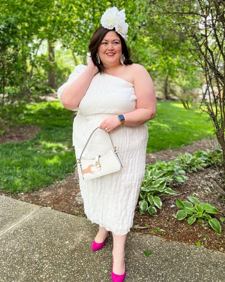 It’s Derby week here in Louisville - I wish hats and fascinators were a year-round thing! This white Derby plus size outfit is a departure from my usual loud colors, but I love how sophisticated it is. The Kentucky Derby handbag is also a winner. Floral fascinator is from local designer Tiffany Woodard    

#LTKcurves #LTKSeasonal