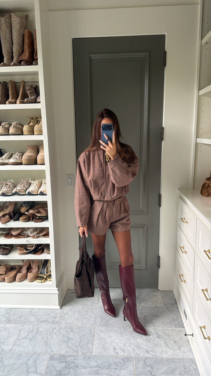 Use code SARAH35

Jacket Small
Tights O/S
Shorts Small
Bodysuit O/S

Fall outfit

#LTKSaleAlert #LTKootd #LTKgrwm