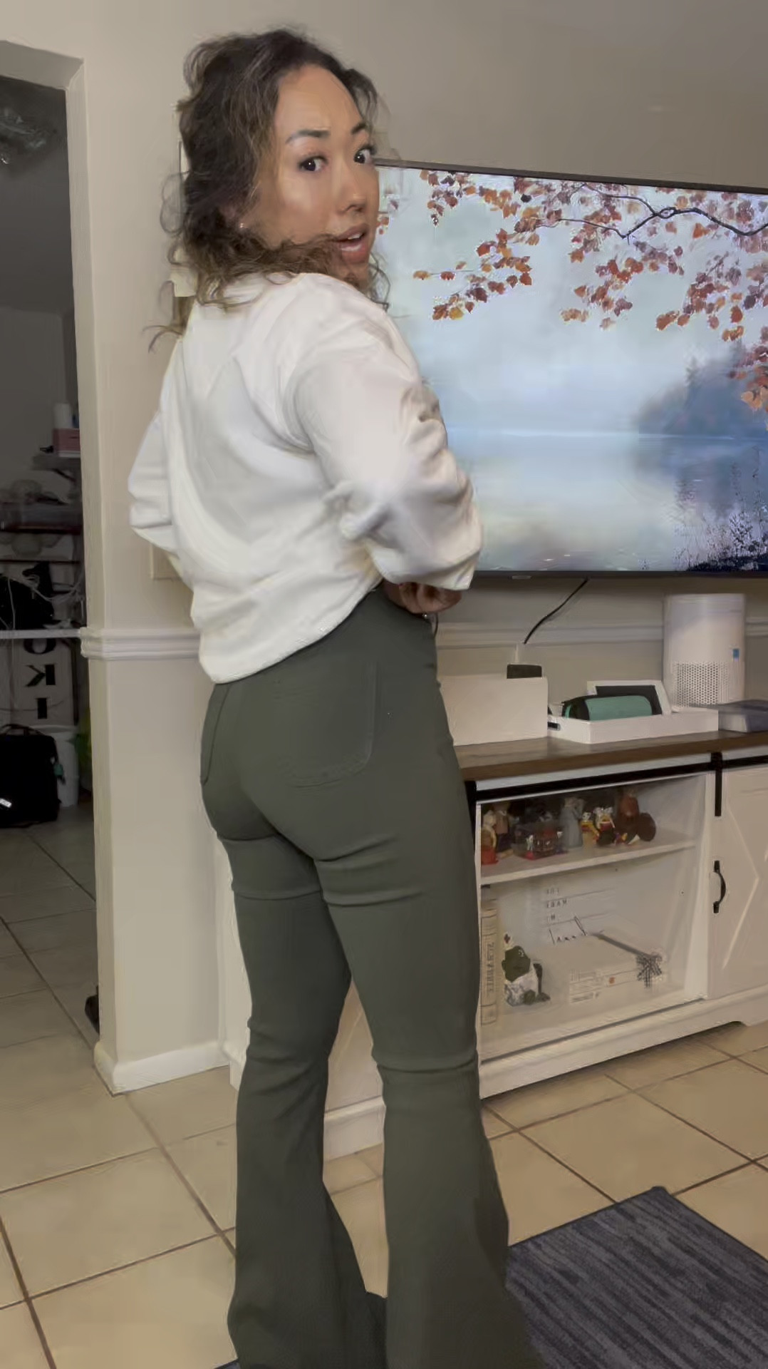 Jeans that make your booty pop! Size down if you want a more fitted style 

 #LTKPetite #LTKFindsUnder100 #LTKStyleTip