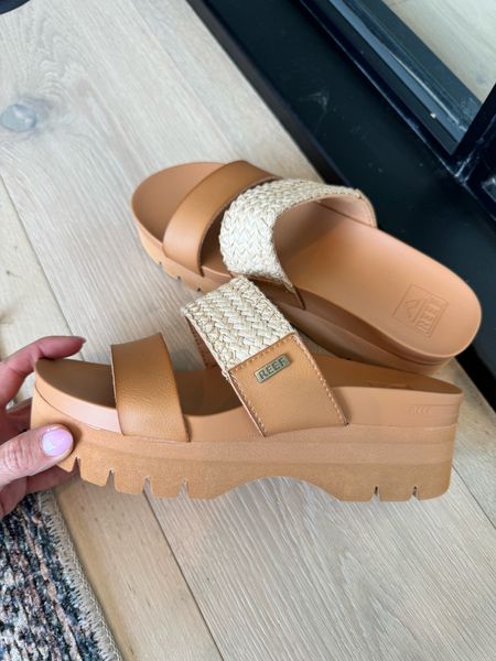 I’m loving these Coral REEF sandals for the summer - they’re so cute!! Use my code: ASHLEE for 20% off sitewide for 72 hours!
@REEF #REEFPartner

#LTKSeasonal #LTKStyleTip #LTKFindsUnder100