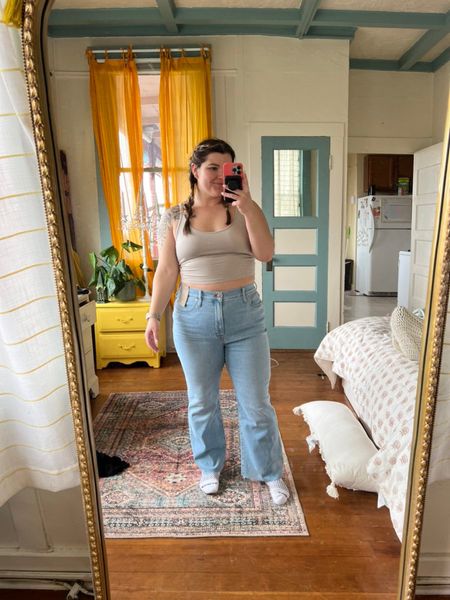 These Madewell flare crop jeans are everything. For reference I’m 5’2”. 

Madewell- flare jeans- spring denim- casual denim looks 

#LTKFind #LTKcurves #LTKSeasonal